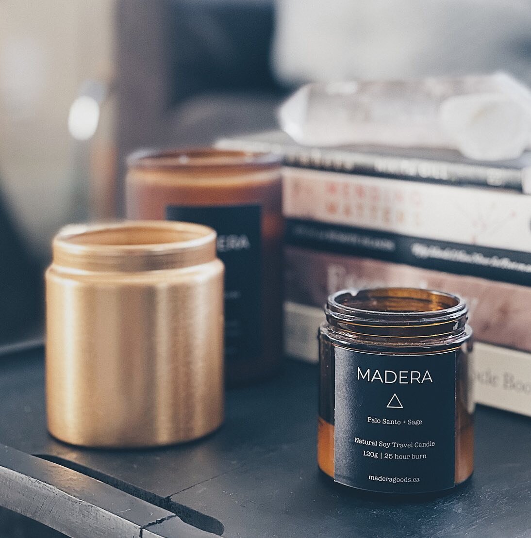 Quiet mornings start gently this last week of August, savouring the light, the scent of summer, and the feeling of new beginnings just around the corner. 🔥🤍
⠀⠀⠀⠀⠀⠀⠀⠀⠀
#candle #candlecollective #morningrituals #summer