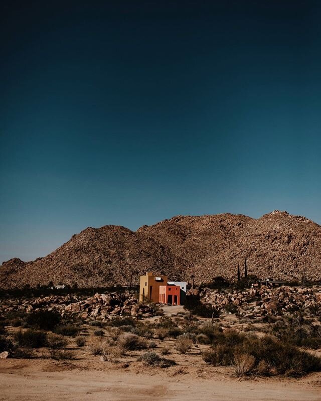 Every wedding day morning should consist of waking up in the desert and rock climbing before you get ready together.