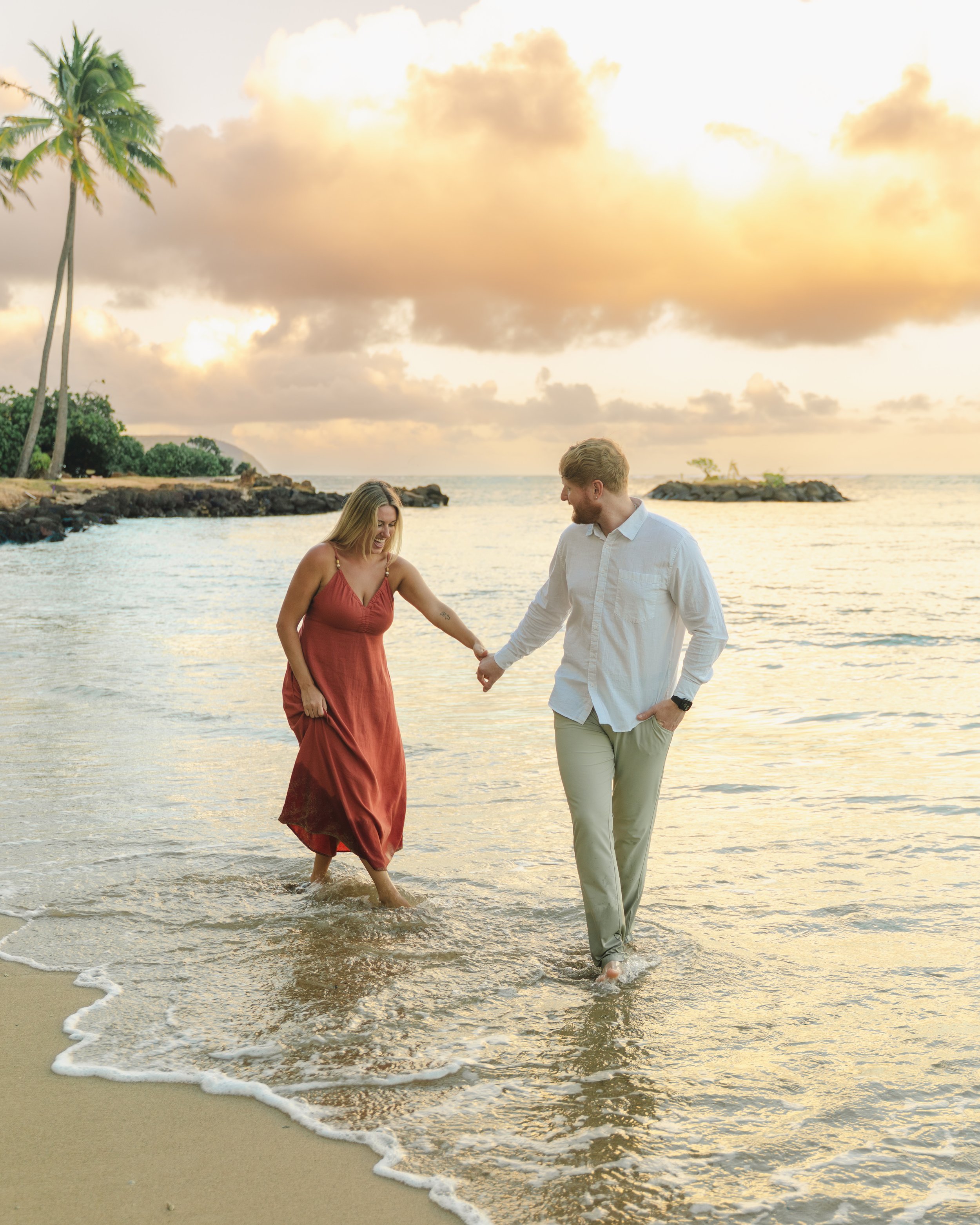 kahala-beach-sunset-couples-photography-oahu-02.jpg