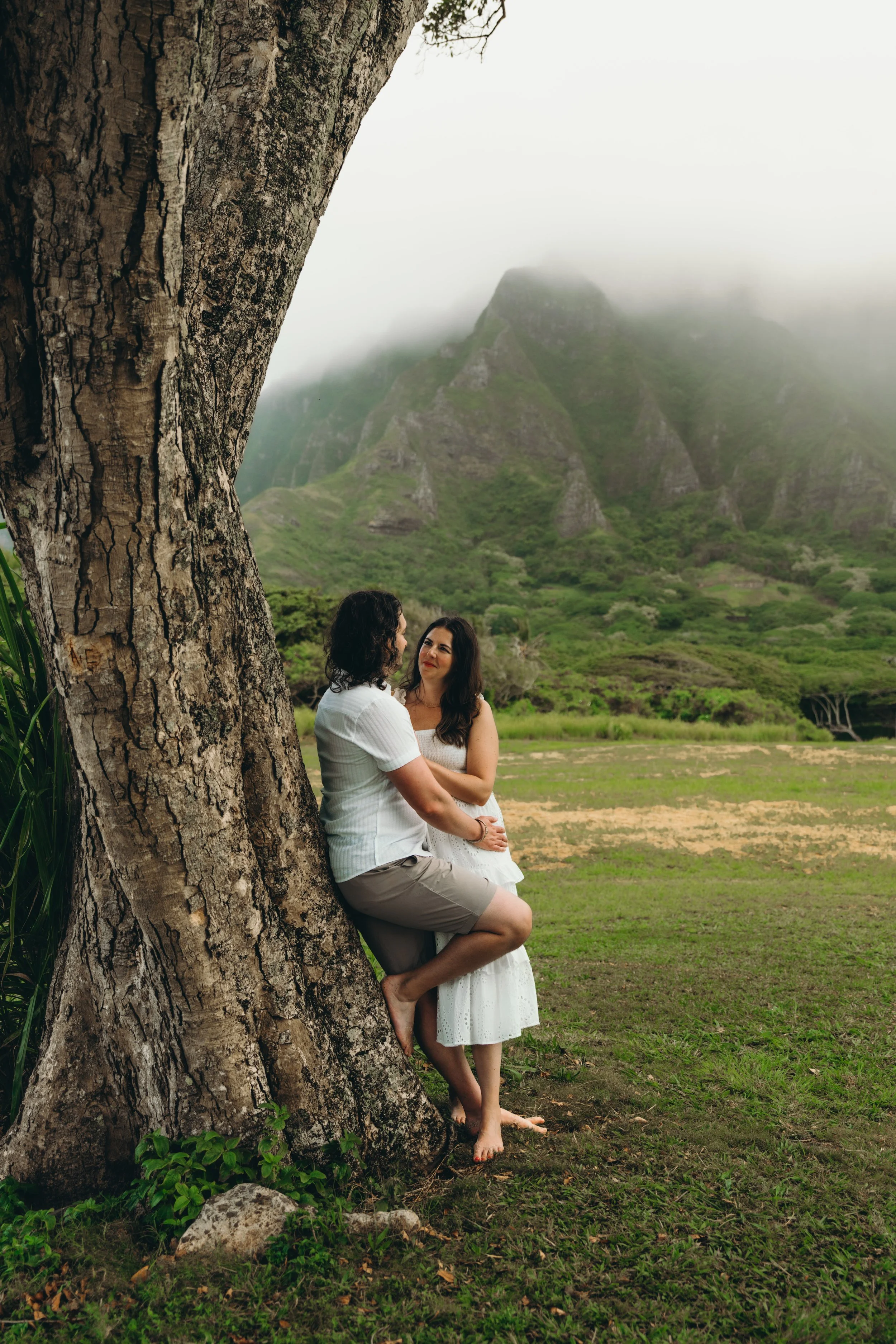 kualoa-regional-park-sunrise-anniversary-couples-photography-oahu-04.jpg