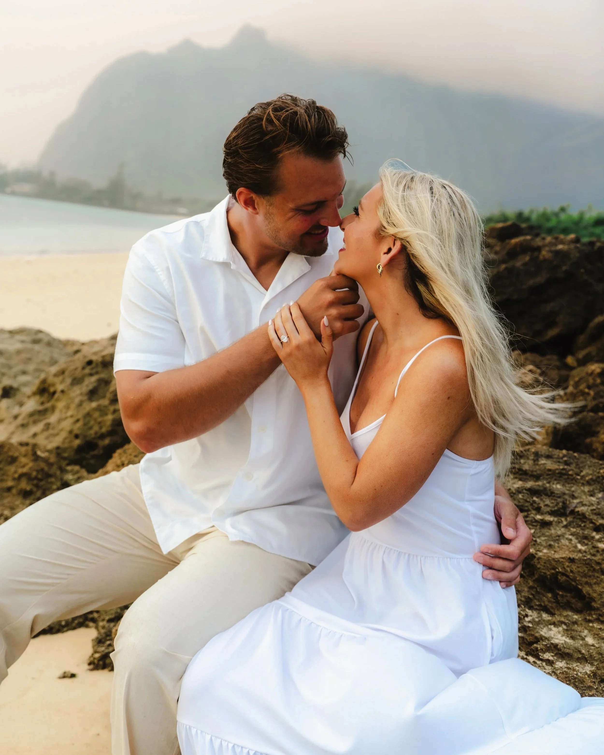 kaaawa-engagement-photos-sunrise-oahu.jpg