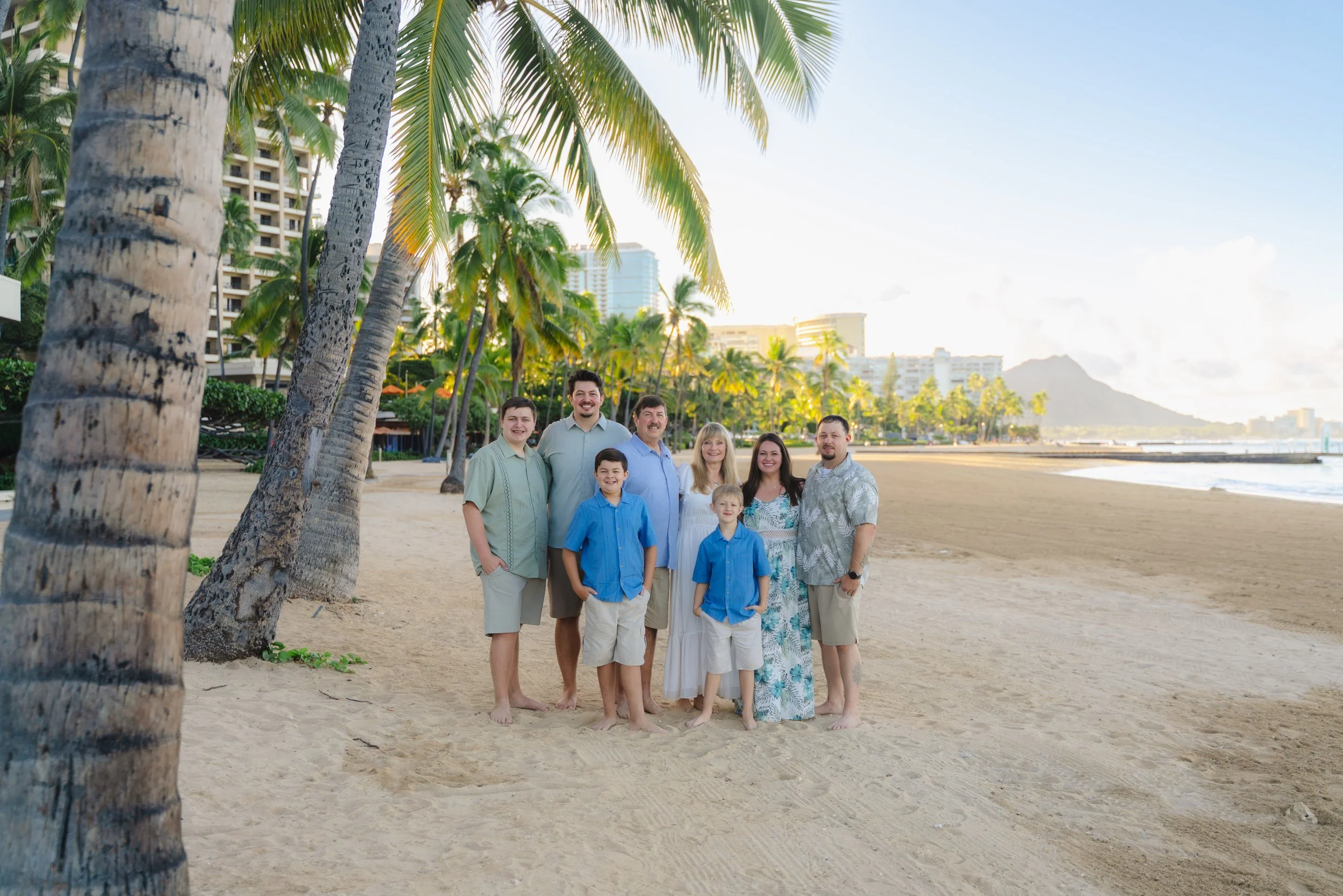 family-session-hilton-lagoon-waikiki-oahu.jpg