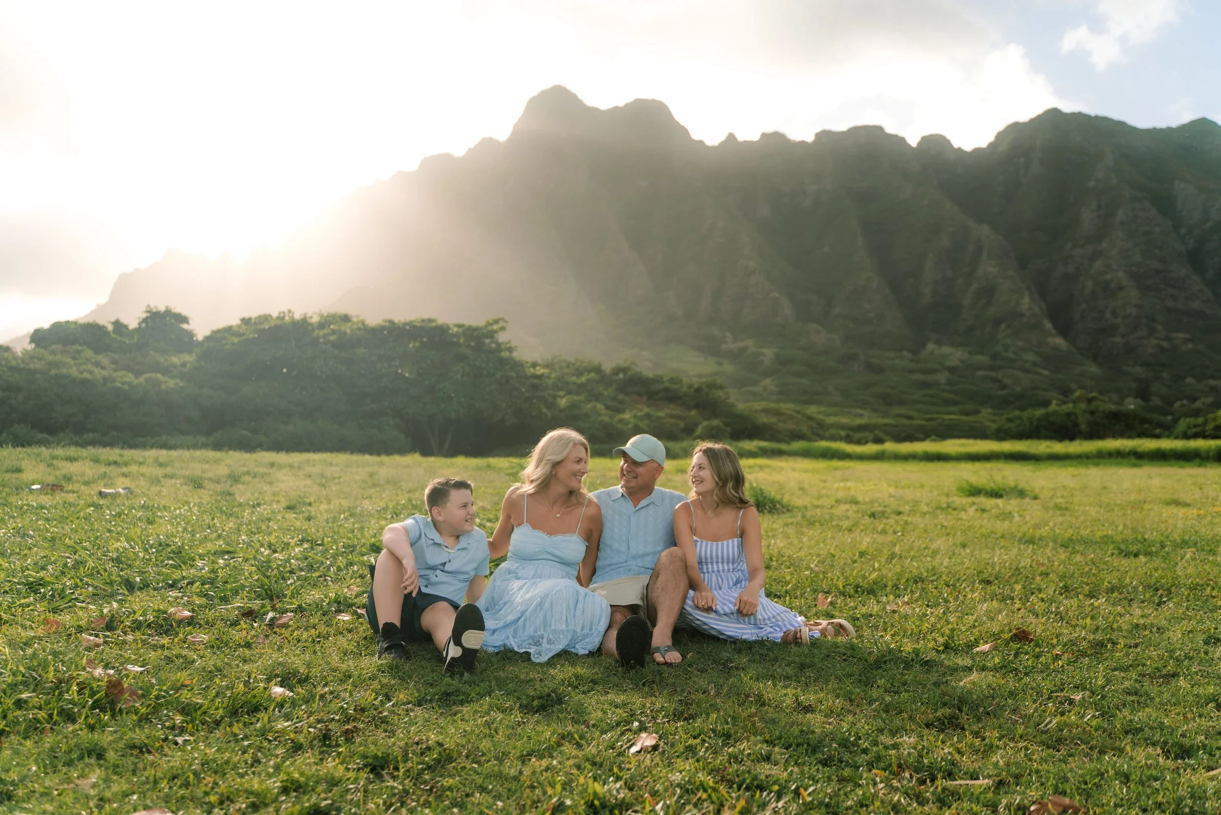 kualoa-regional-park-sunset-family-photography-oahu-02.jpg