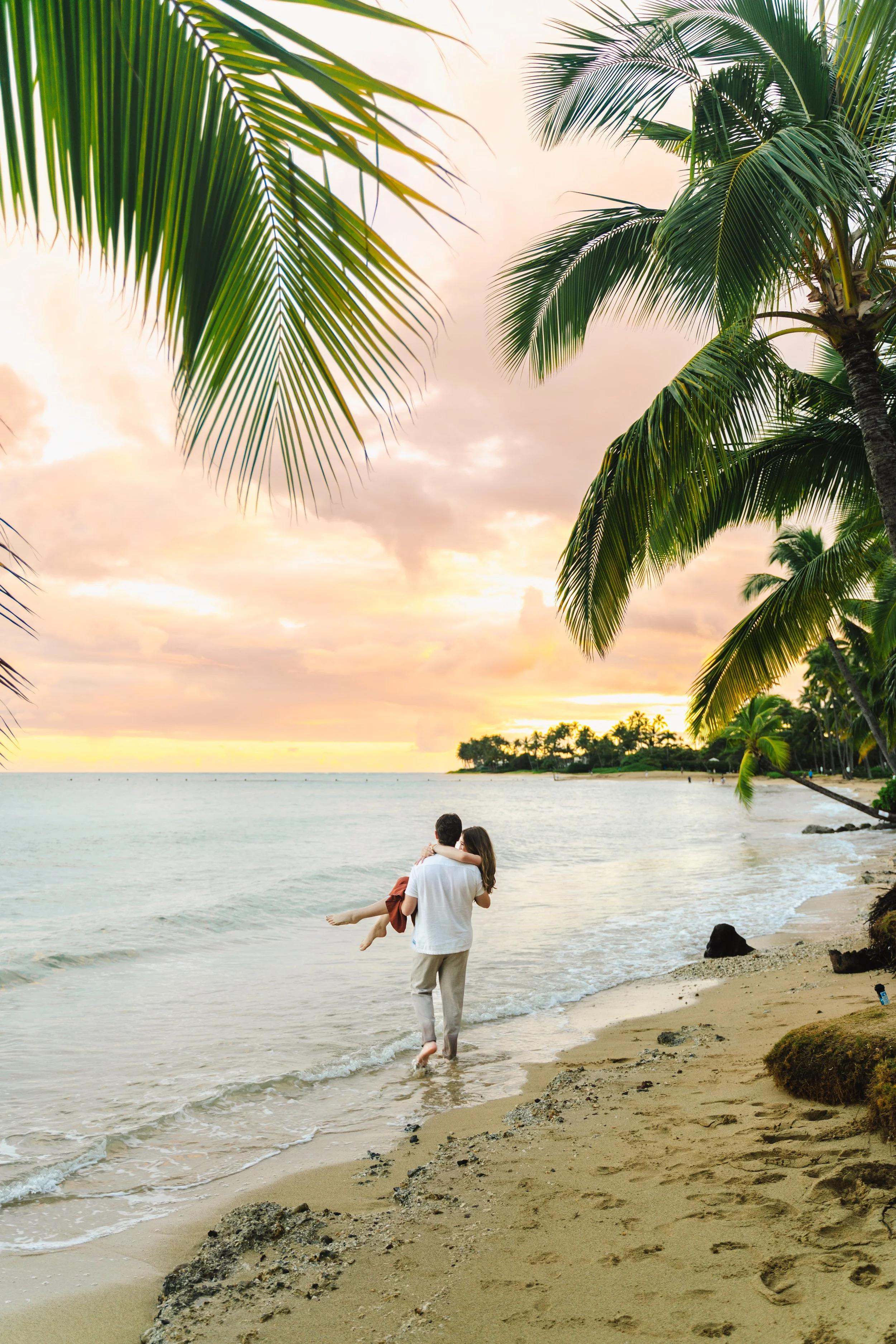 kahala-beach-sunset-couples-photography-oahu-05.jpg