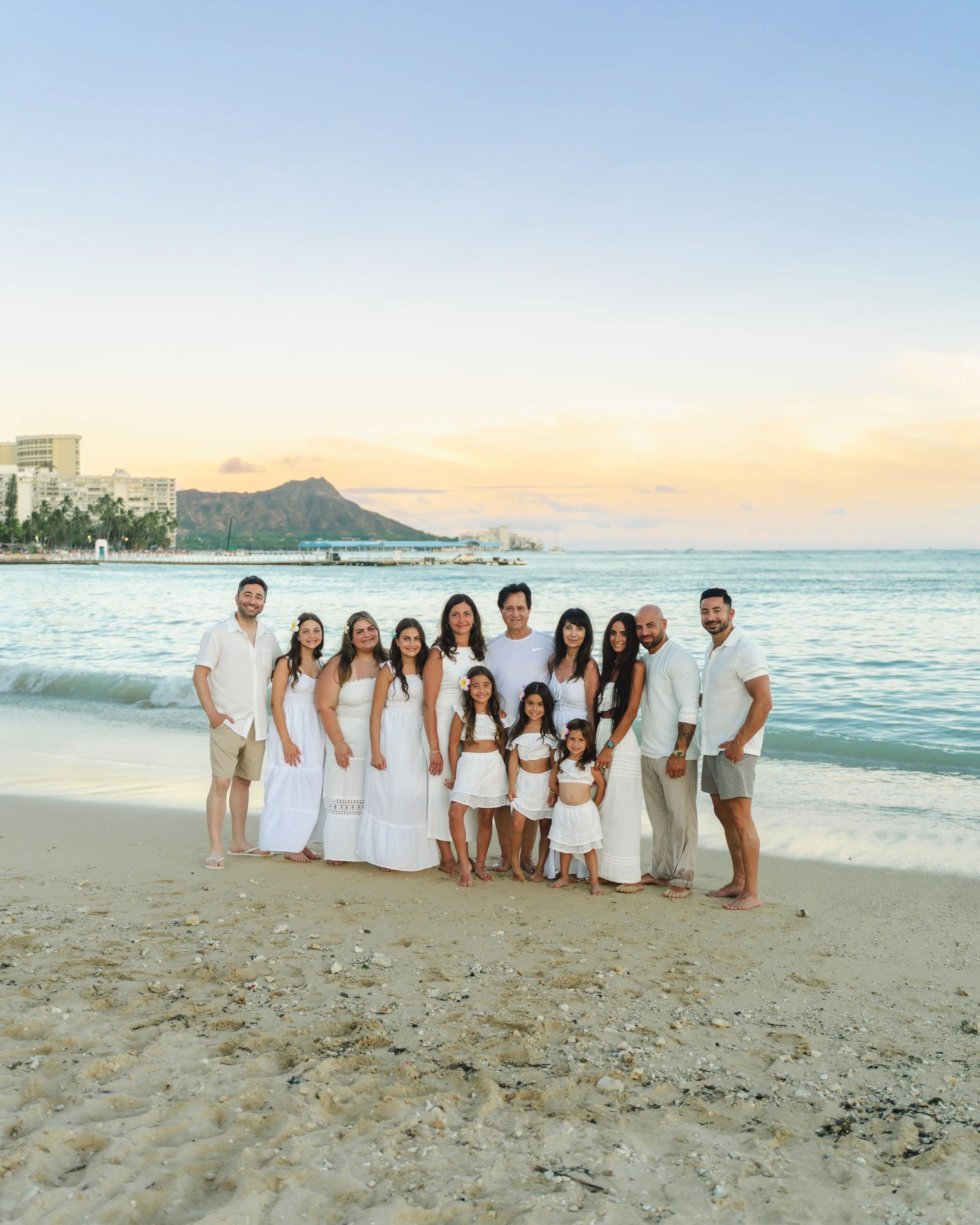 waikiki-sunset-extended-family-photography-oahu-05.jpg