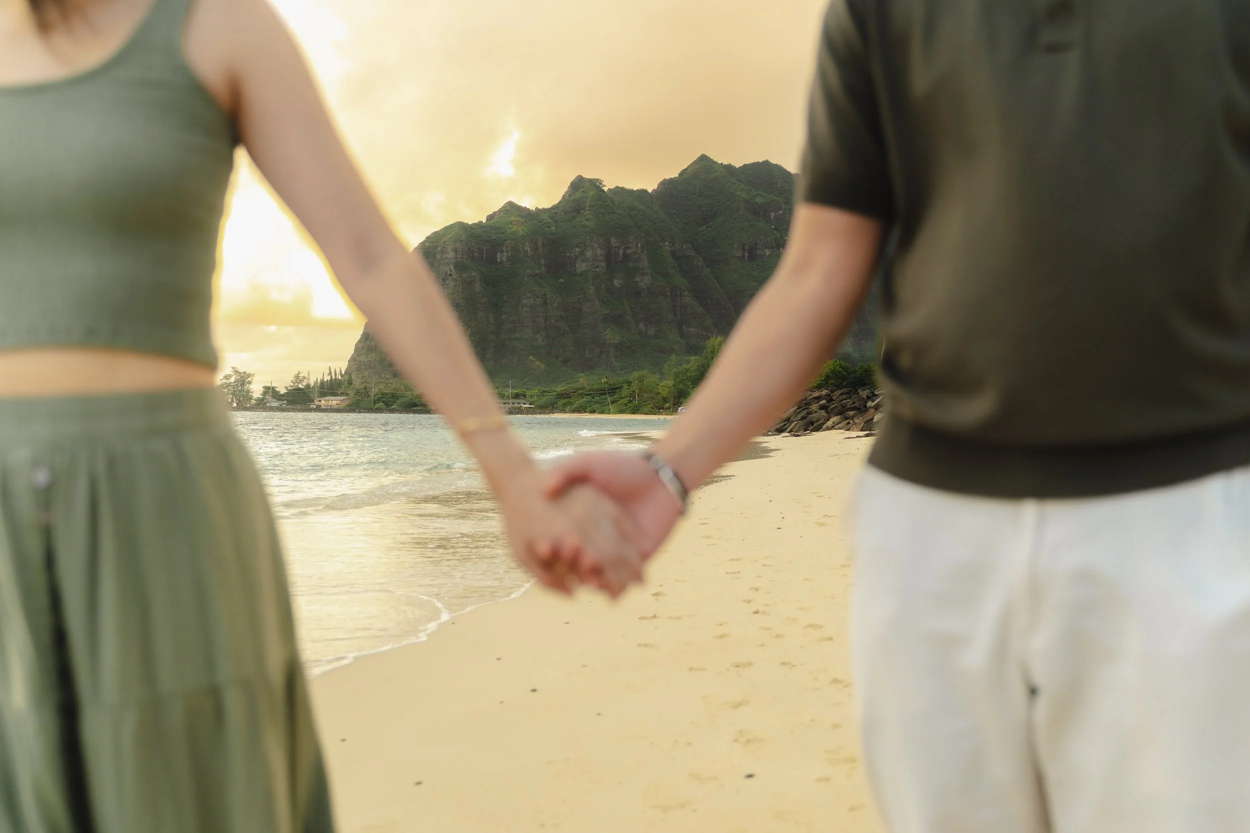 kaaawa-sunrise-anniversary-couples-photography-oahu-04.jpg