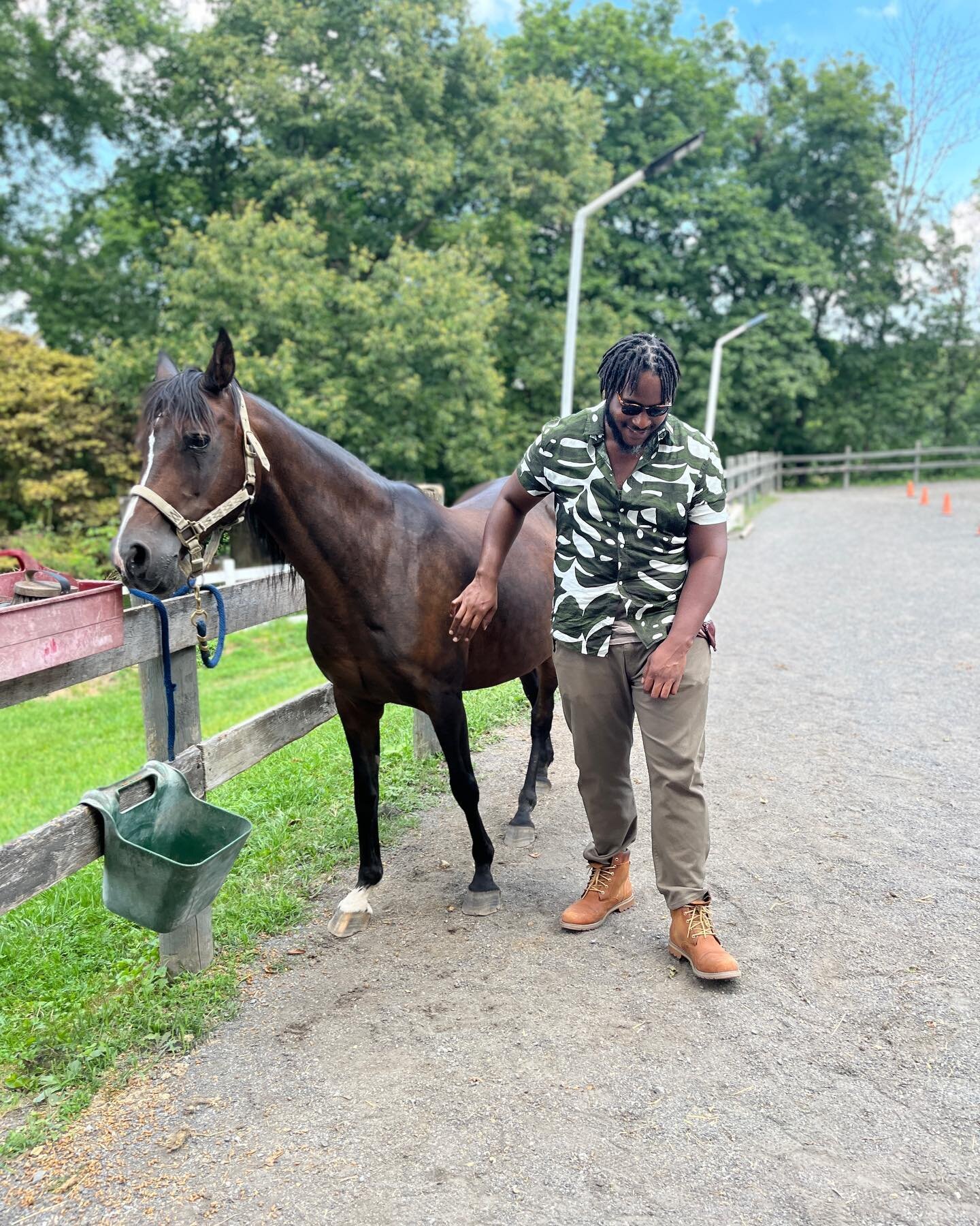 Learned a new skill and met a couple of new friends today;
(1) &ldquo;Destination&rdquo; 🐎
(2) &ldquo;Cricket&rdquo; 🐎 (#3 is also my bro Cricket, best teeth in the game lol) 
I&rsquo;m ready for a role in a Western, or Nope II