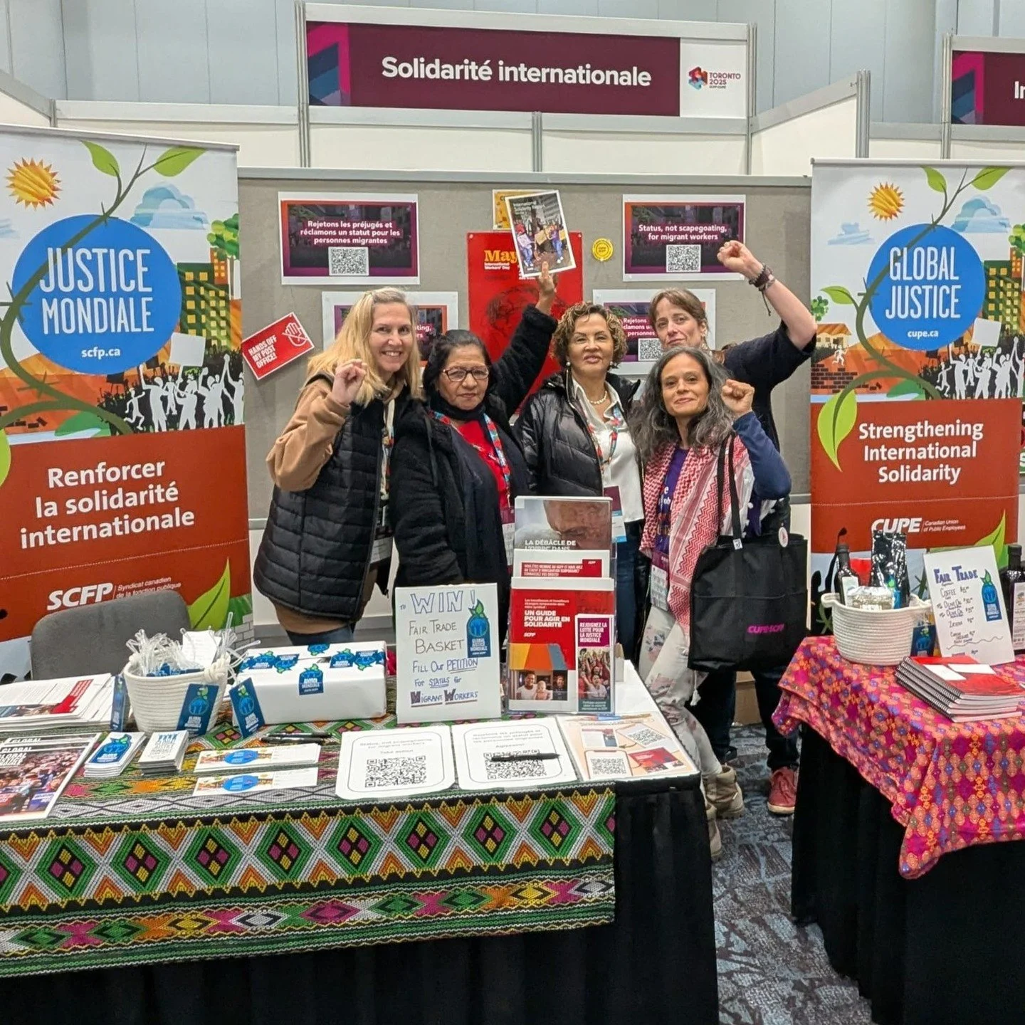 CoDev at the @cupe_scfp national convention in #toronto with our Latin American partners Maria Luisa Regalado from @codemuh (Honduras, second from left) and Margarita Lopez from @sintracuavallepresente (Colombia, third from left). 

This is what inte