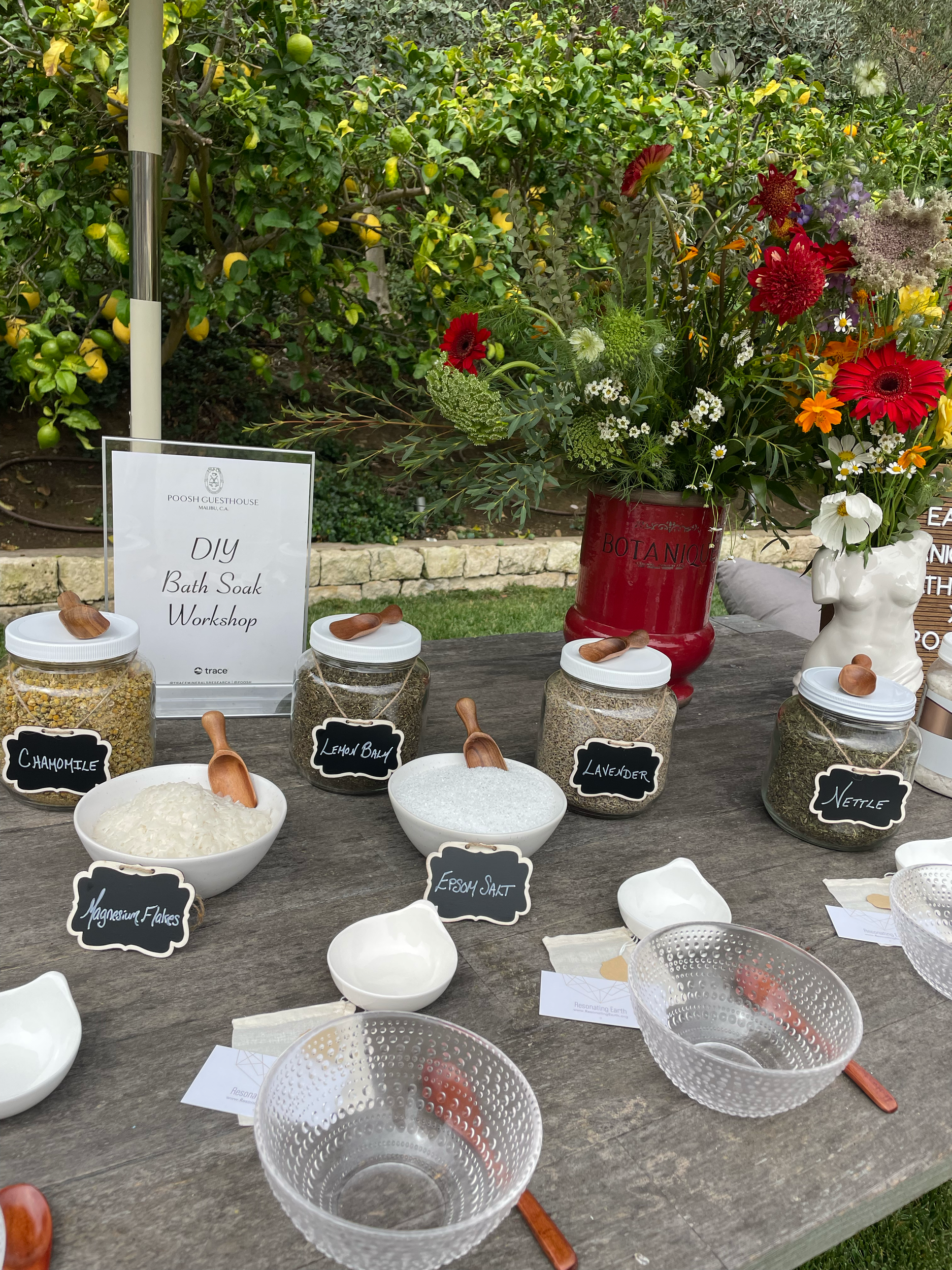 Create Your Own Bath Tea for POOSH in collaboration with Trace Minerals for magnesium flakes.