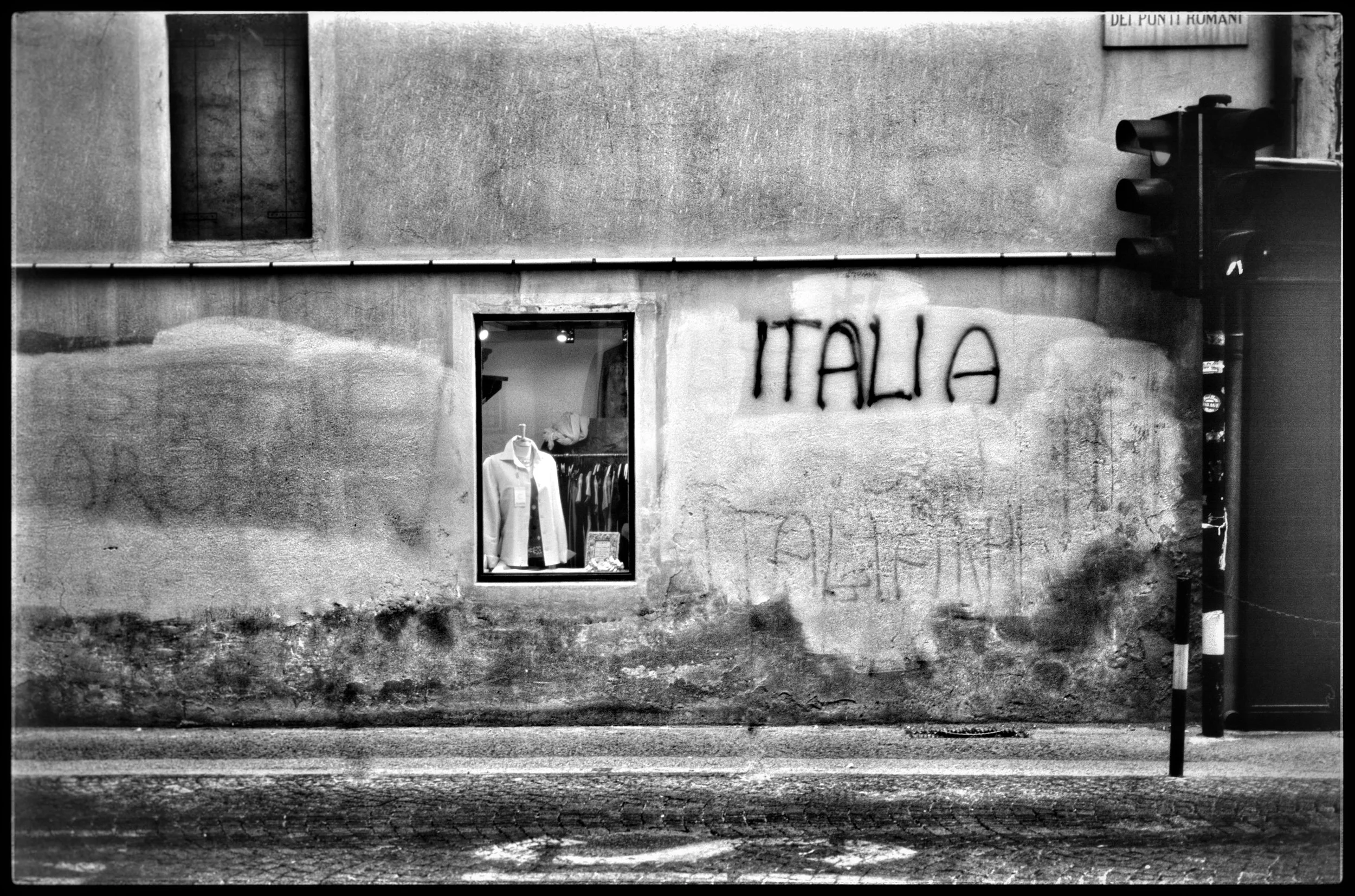 Window shopping in Padua