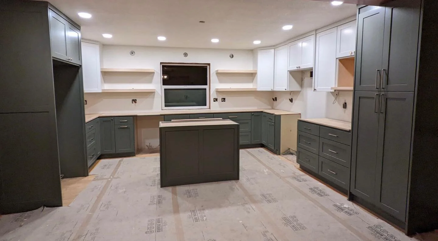 Almost done wrapping up this #kitchenremodel for some great clients. The brief was for a timeless kitchen, in a mid 90&rsquo;s farm house that needed some pop. 

In the #design phase we focused on balance, textures, dimension and quality to make the 