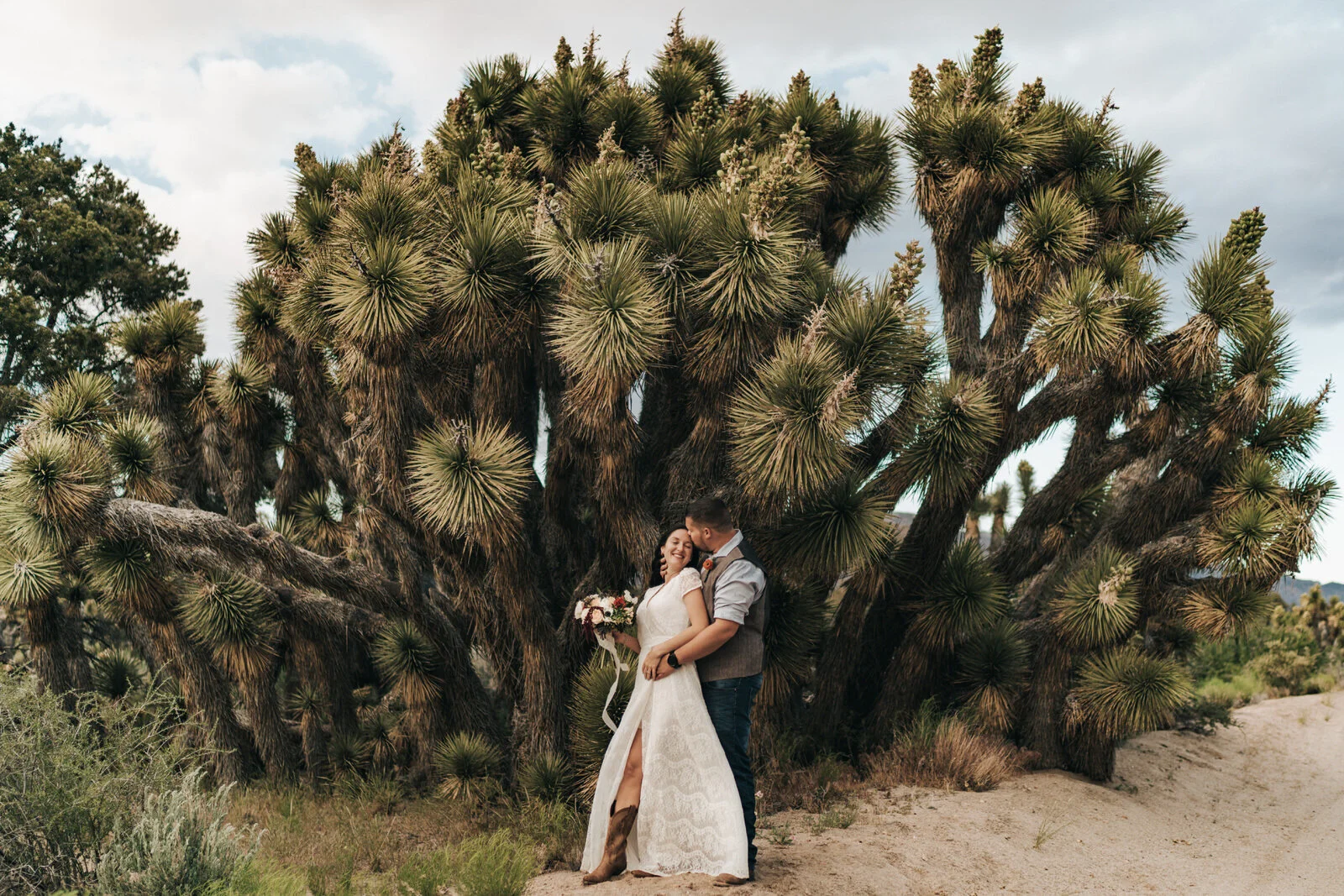 Joshua tree desert elopement (18).jpg