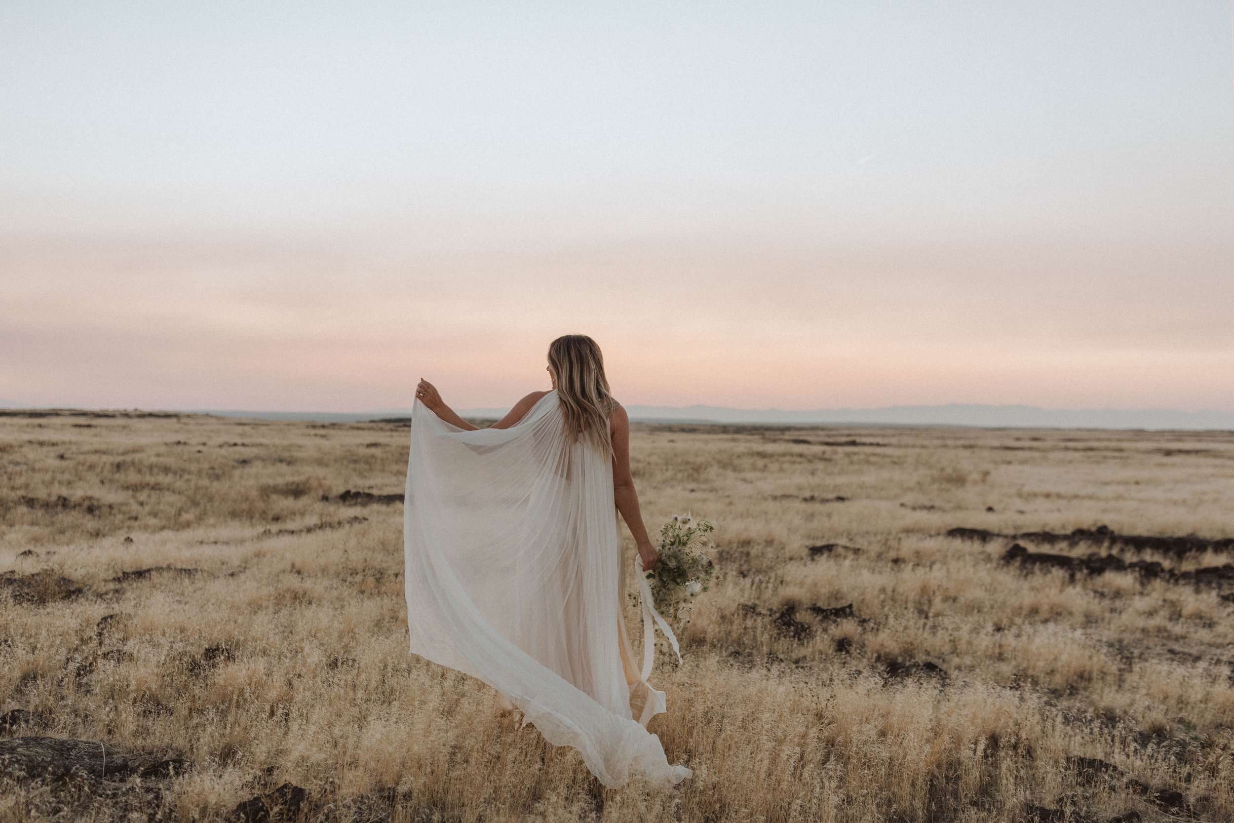  utah outdoor elopement minimal wedding dress 