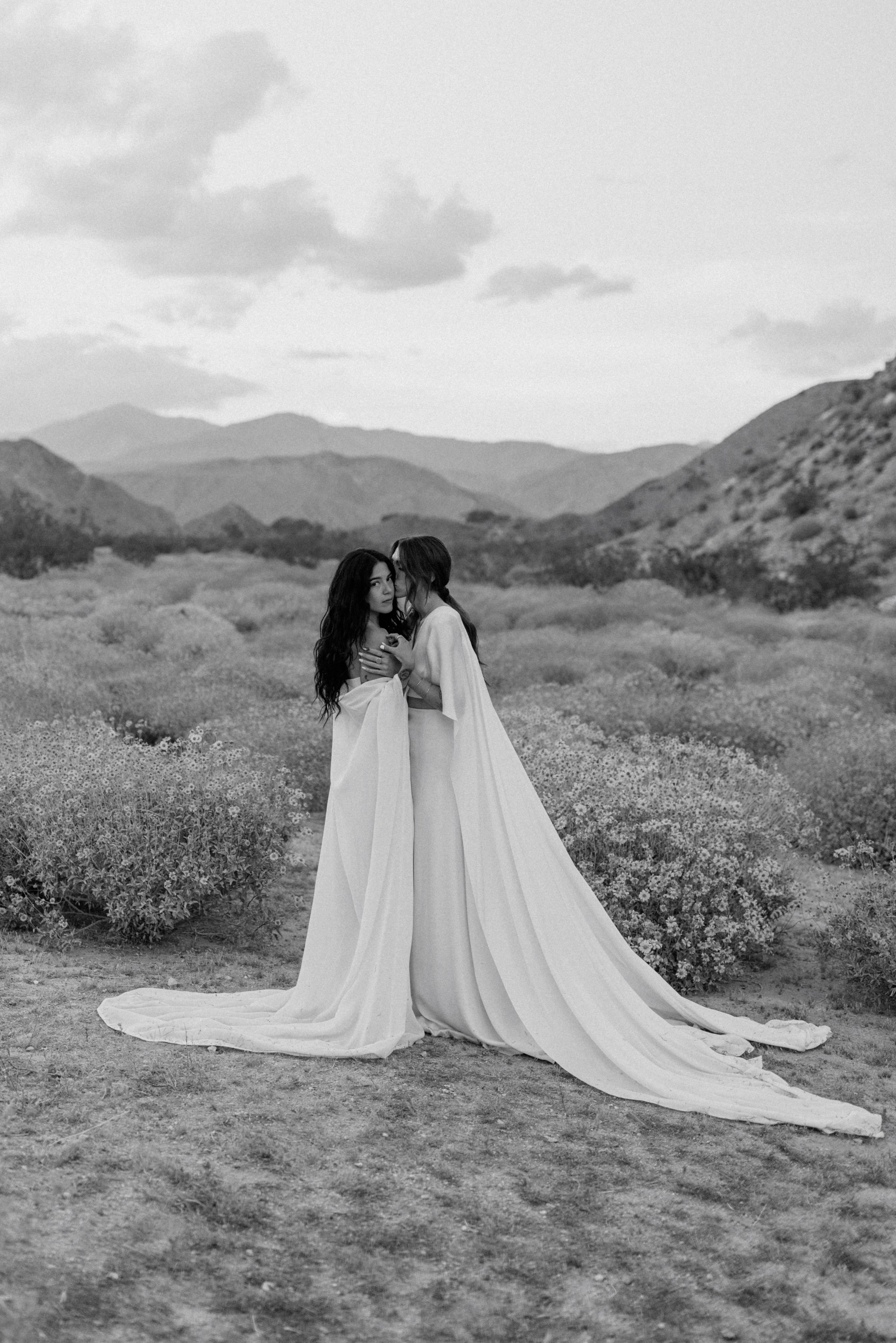  joshua tree california desert elopement minimal wedding look 