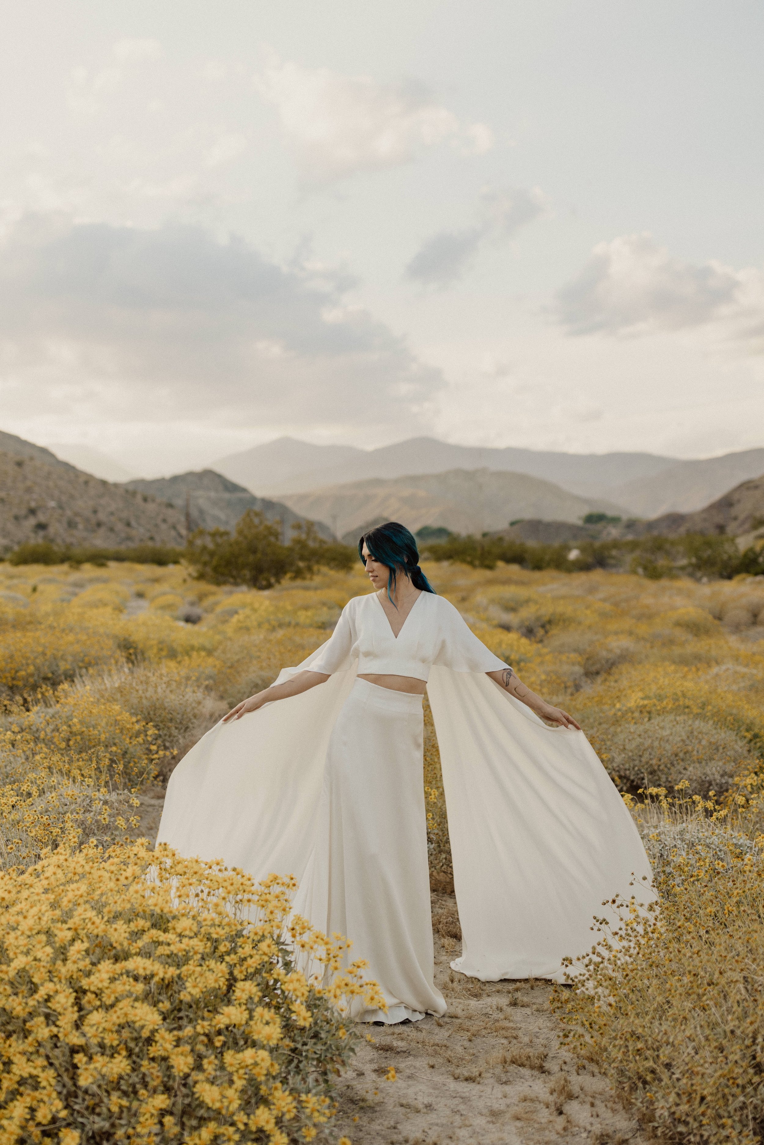  joshua tree california desert elopement minimal wedding look 