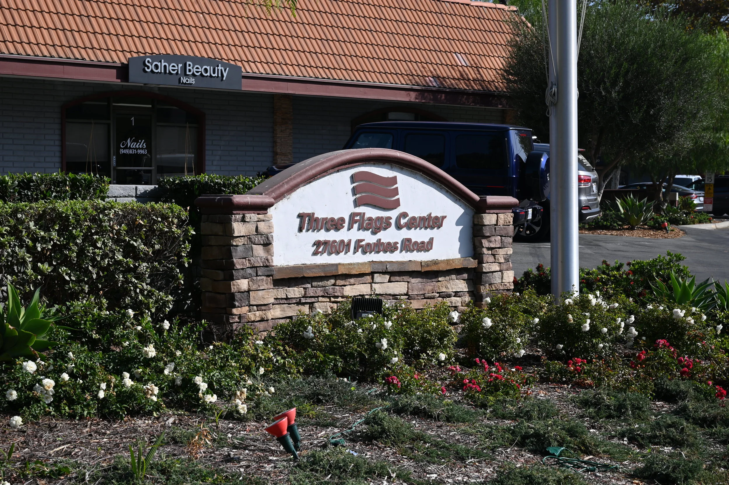 entrance sign close.JPG