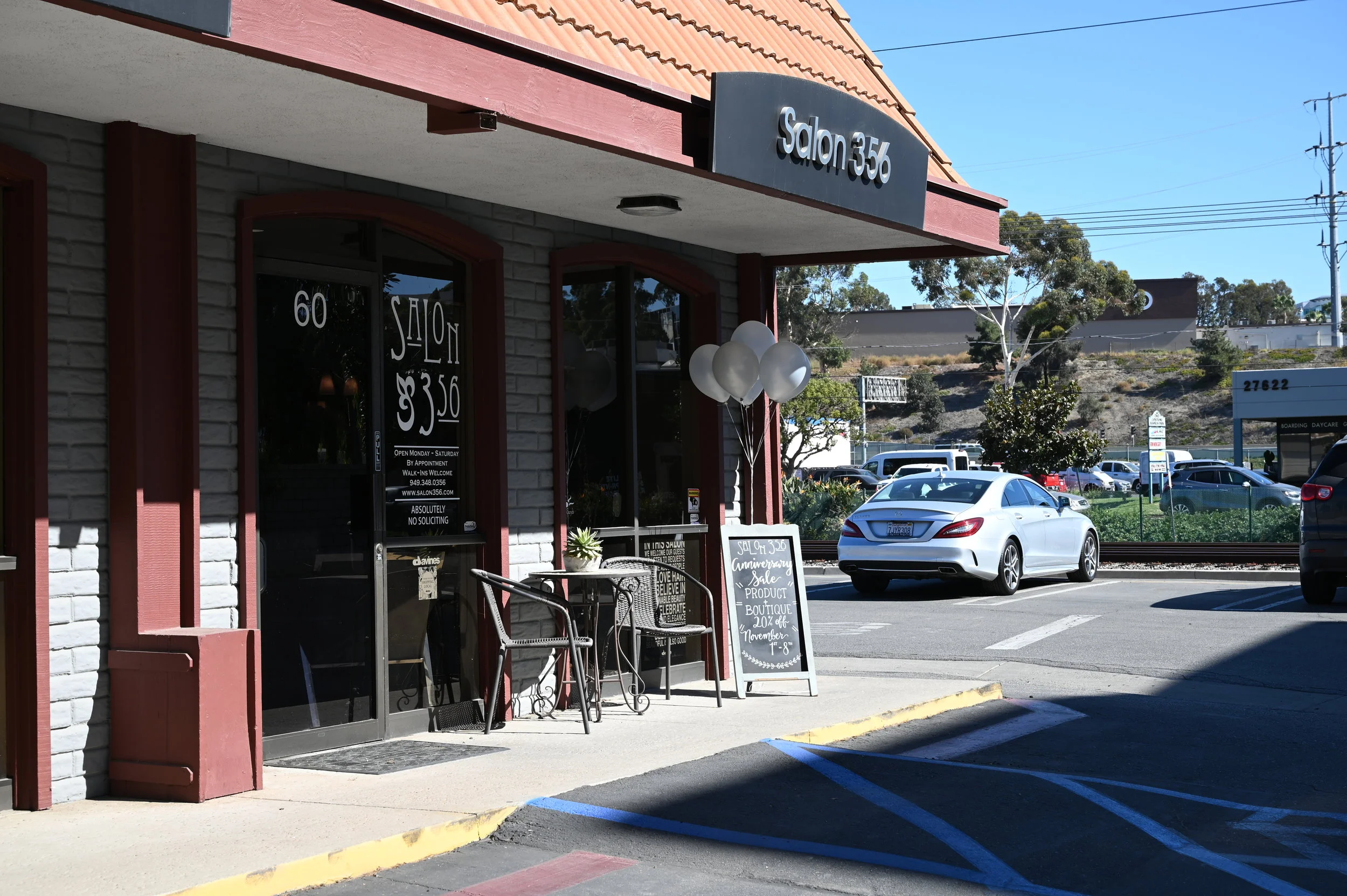 salon 60.JPG