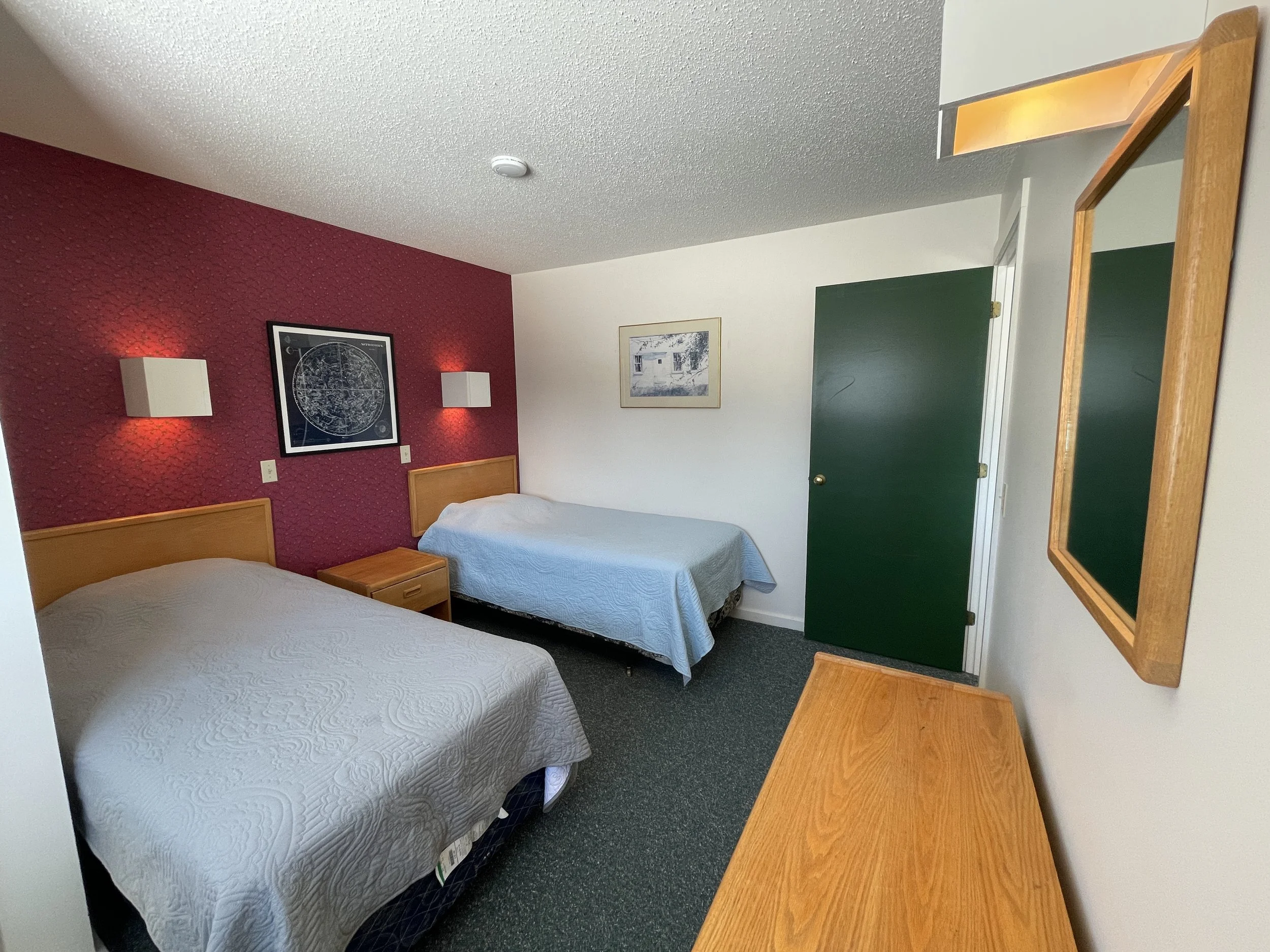 twin bedroom.JPG