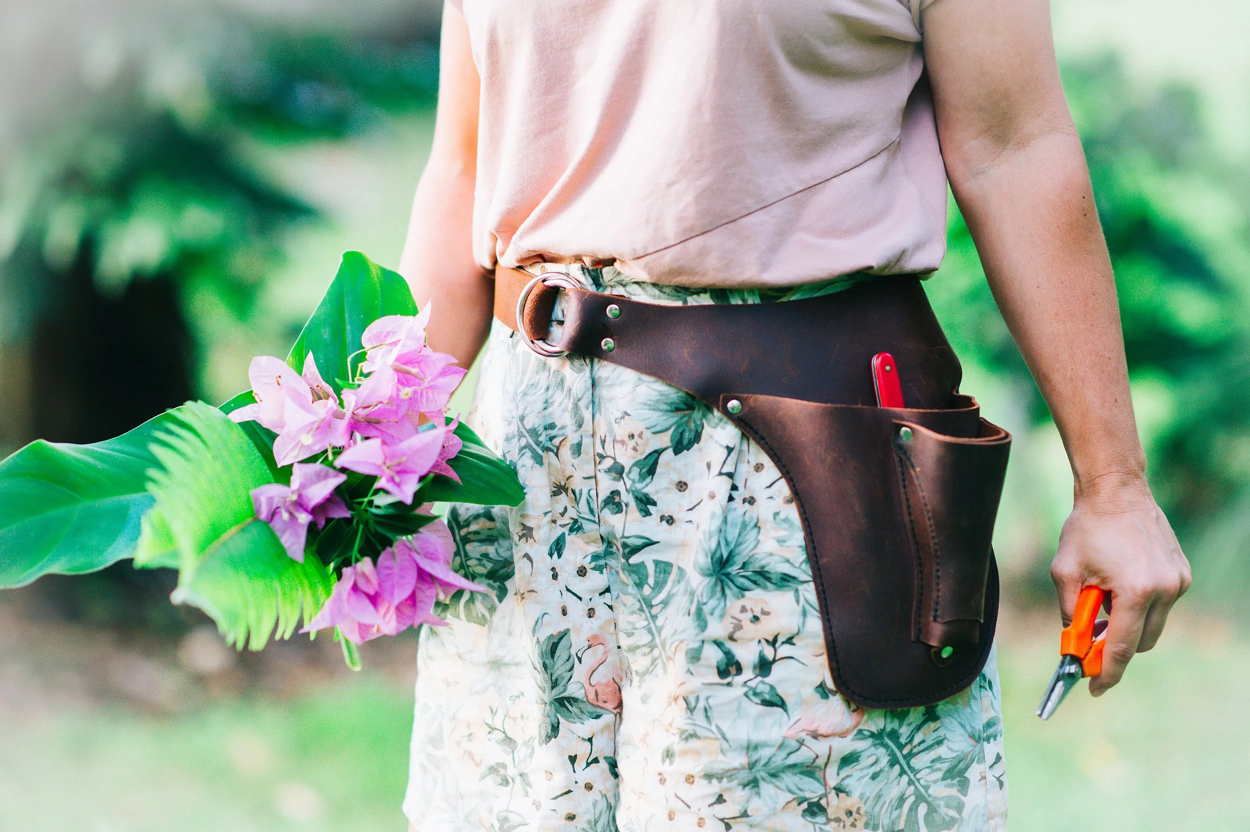 Leather florist gardener toolbelt