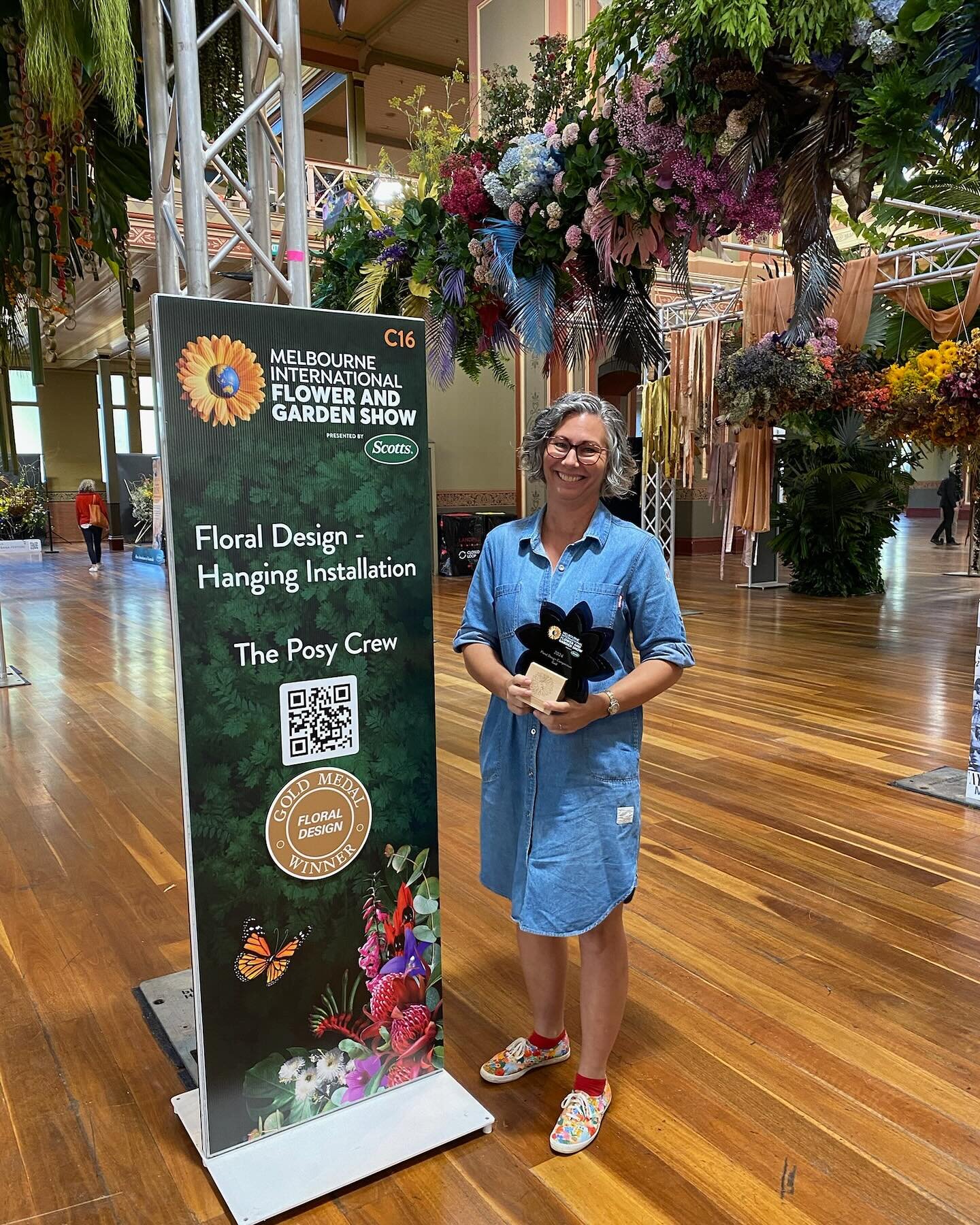 Wow we just took out the GOLD MEDAL for floral design @melbflowershow 

So proud and excited. It&rsquo;s been a crazy few days. Thanks to my wonderful helpers @ethereal_floralboutique and @esp_family_photography I couldn&rsquo;t have done it without 