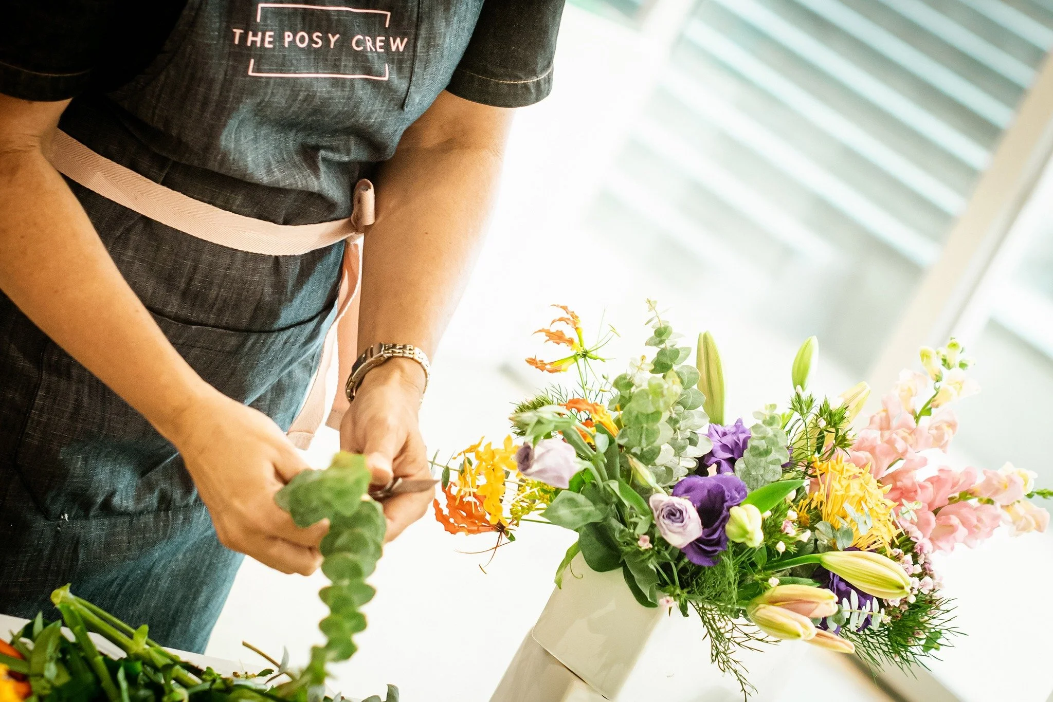 WORKSHOP NEWS: This Halloween, we&rsquo;re ditching the cobwebs and carved pumpkins&hellip; and creating vibrant tropical-inspired floral magic instead!

🌺 Think bold blooms, lush textures and a spooky splash of fun.

🗓 Friday 31 Oct | Cairns Botan