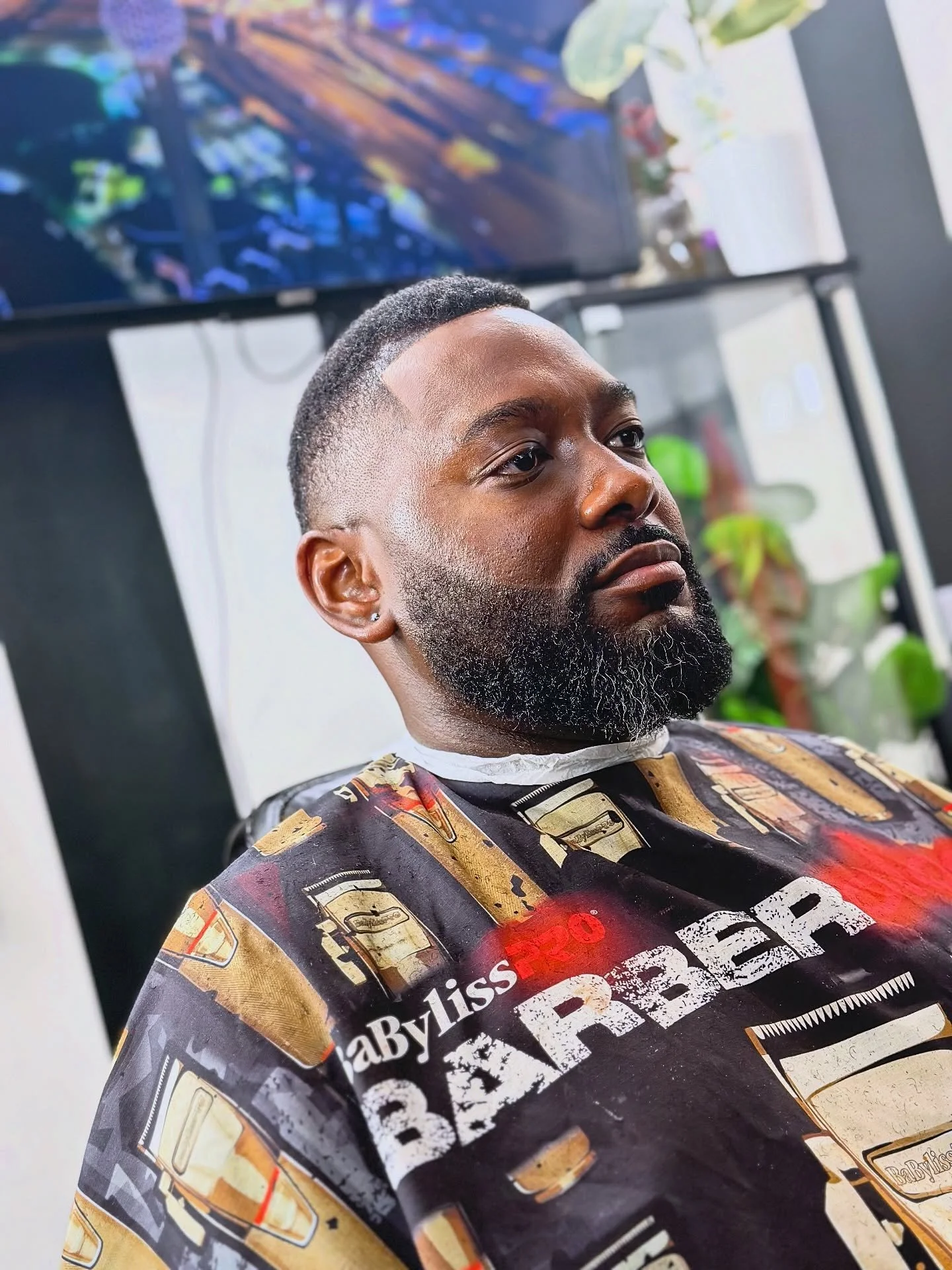 I love how yall love Xmas 🎄 The spirits are high 🙌🏾✨👏🏾 Love that for the world 🫶🏾 
🔹 Book ONLINE 👉🏾 Click Link In Bio Or Click &ldquo;BOOK NOW&rdquo;  using the drop down button ⬇️ in bio 
#mcflairquts #atlbarber #flaircare #monthlymembersh