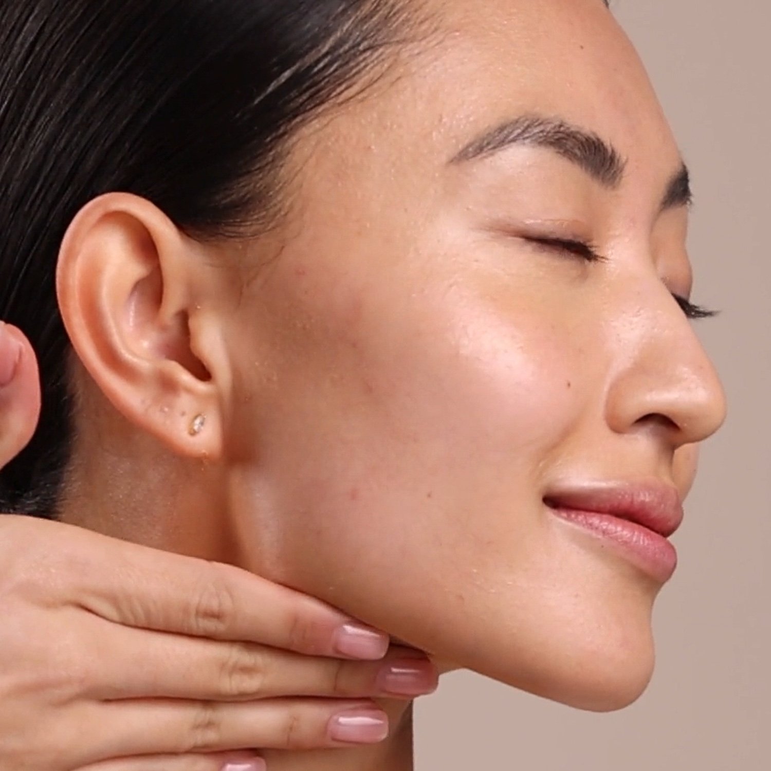 EM42-142-eight-greens-youth-serum-pdp-close-up-1500x1500.jpg