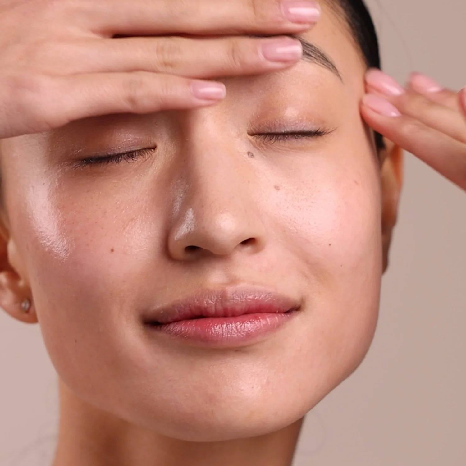 EM254-2254-firm-skin-acai-moisturizer-pdp-closeups-1500x1500.jpg