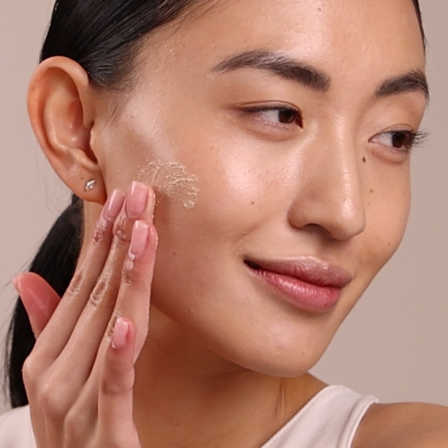 EM237-2237-strawberry-rhubarb-dermafoliant-pdp-close-up-1500x1500.jpg