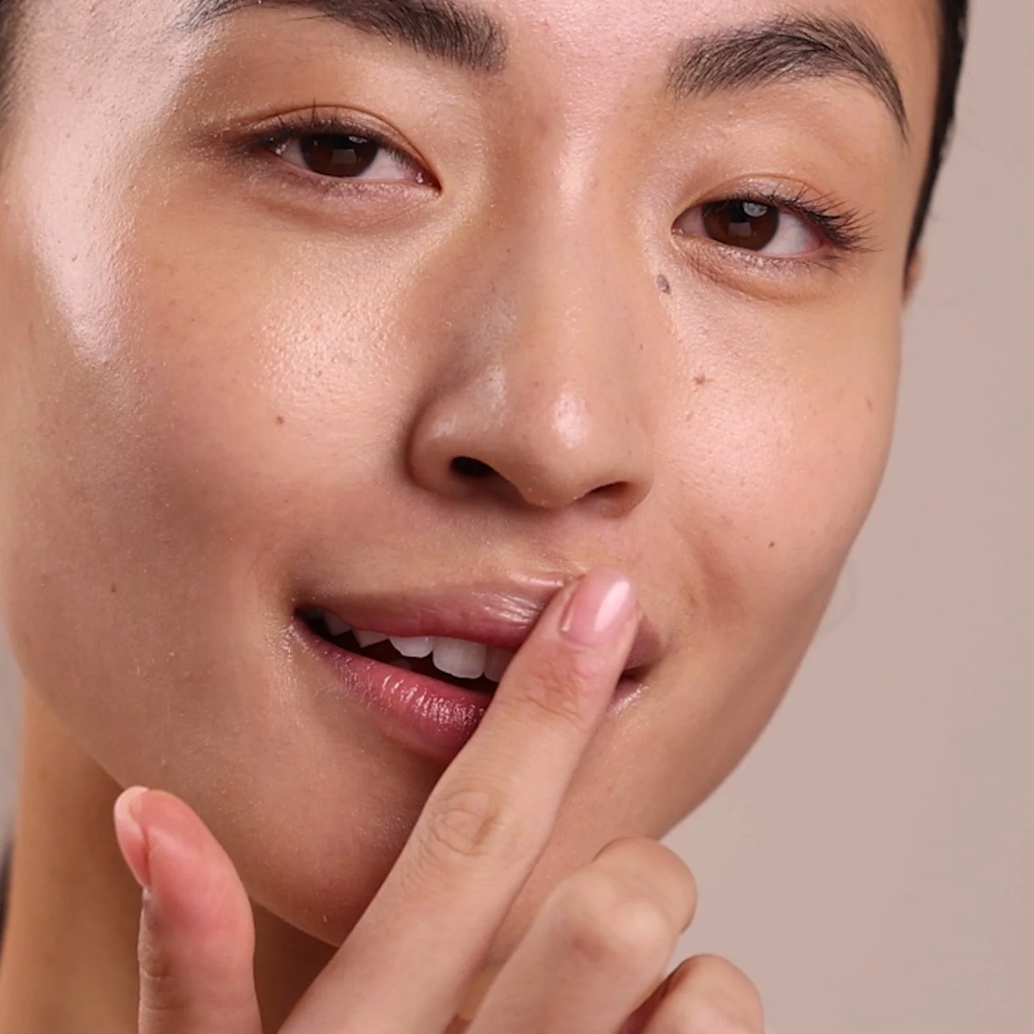 EM03-203-citrus-lip-balm-pdp-close-up-1500x1500.jpg