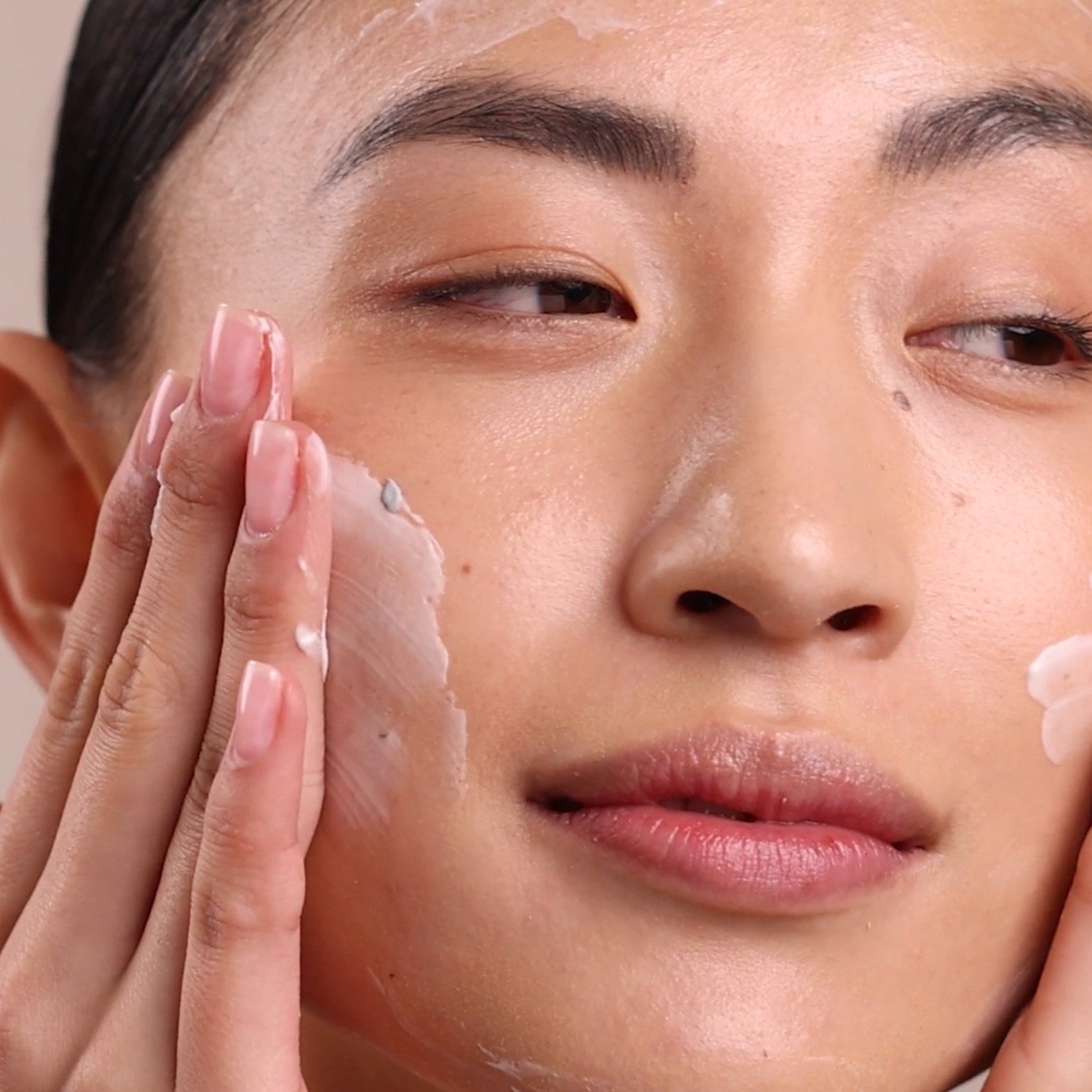 EM239-2239-clear-skin-probiotic-masque-pdp-close-up-1500x1500.jpg