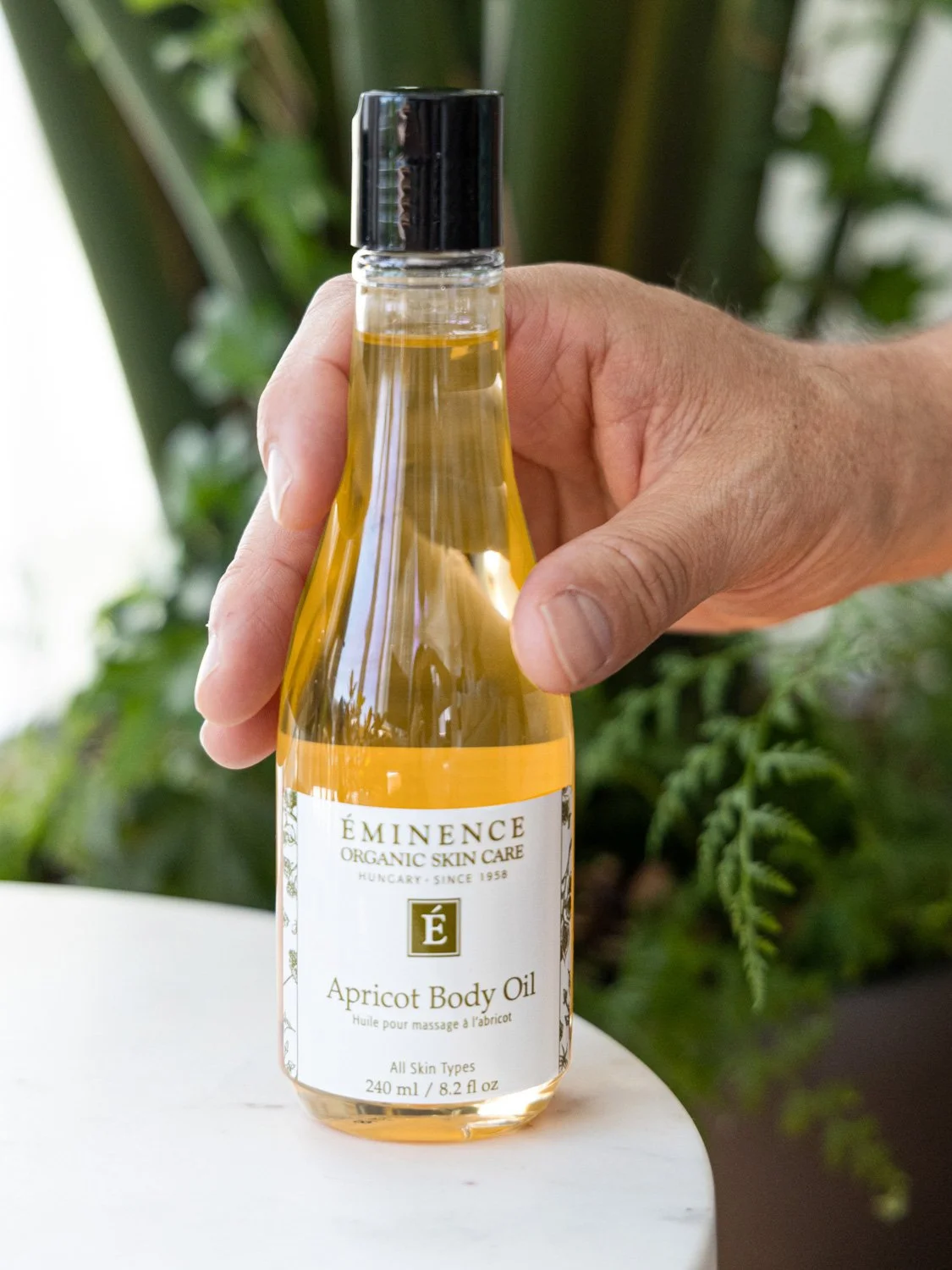 EM222-4222-apricot-body-oil-pdp-library-image-2-1125x1500.jpg