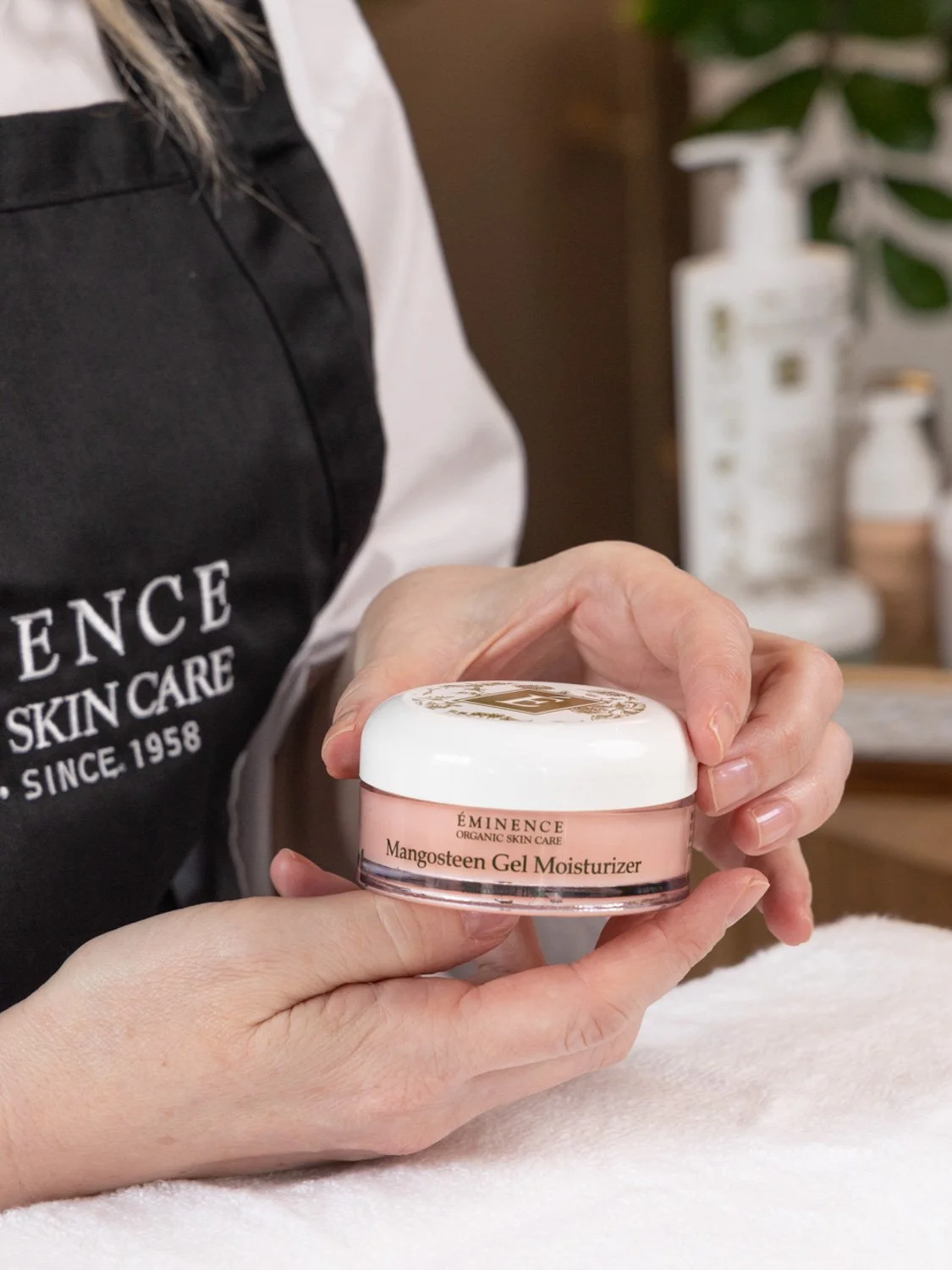 EM129-2129-mangosteen-gel-moisturizer-pdp-library-image-1125x1500.jpg