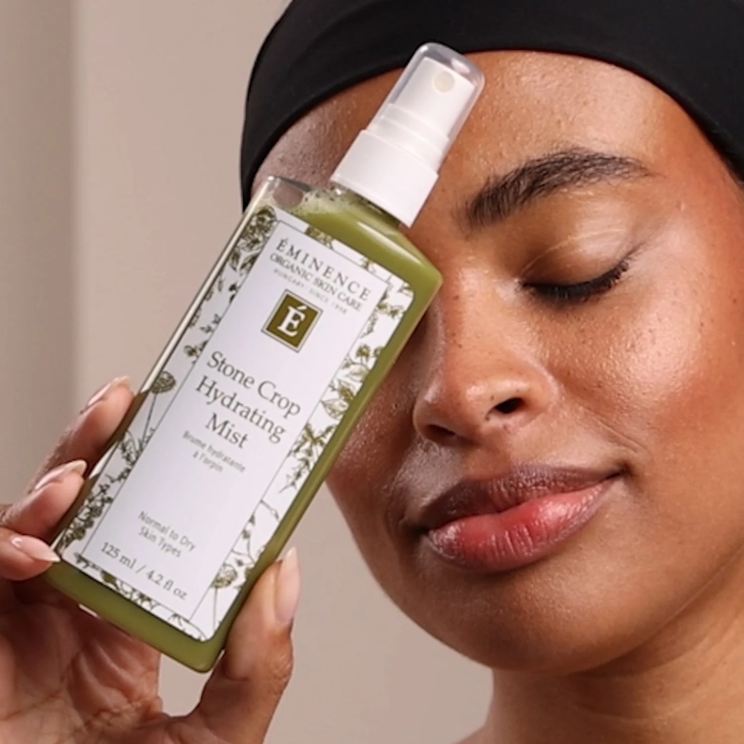 EMA07-407-stone-crop-hydrating-mist-pdp-close-up-1500x1500.jpg