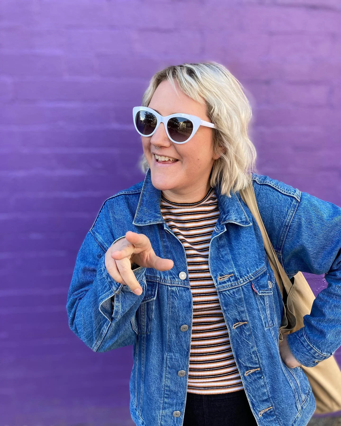 &ldquo;Hey! Don&rsquo;t I know you?!&rdquo; 

Perth! I&rsquo;m back for limited time. Catch me @thelaughresort &amp; Chronic Fest Wednesday! 
@fremantlecomedyfactory Thursday.
@colinebsworthcomedy Saturday for Ebsworth Tonight.

And most importantly 