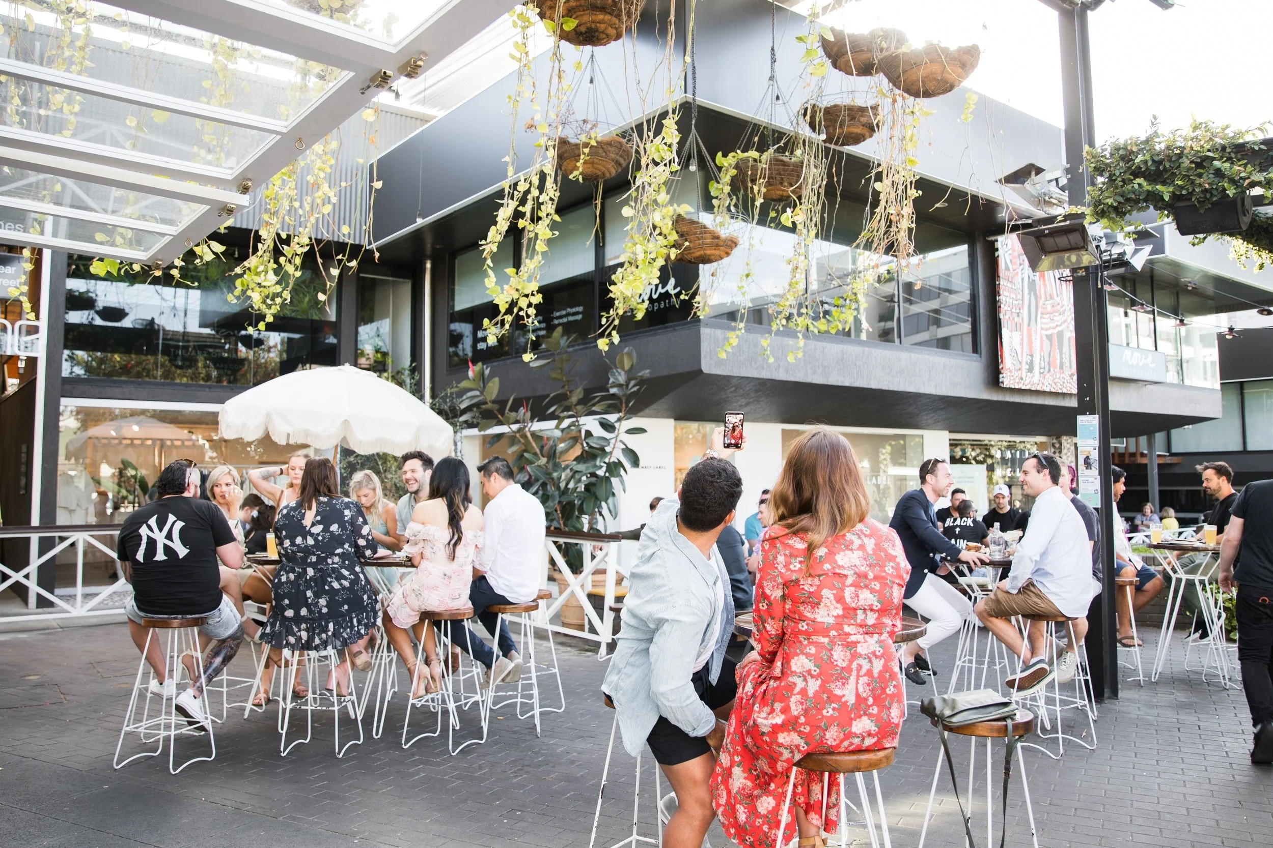 5 RADest bar and restaurant design trends for 2022