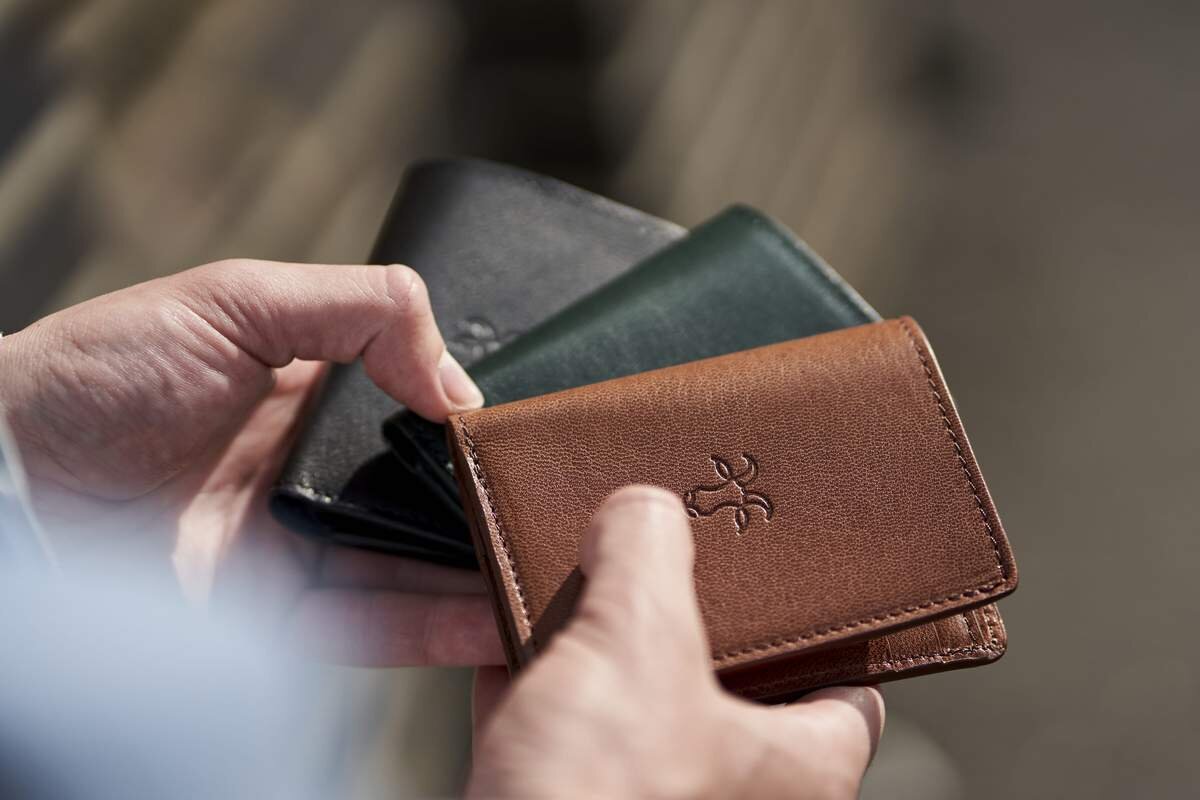 1BillyTannery-BifoldLeatherWallet-4-1599819610065_1200x.jpg