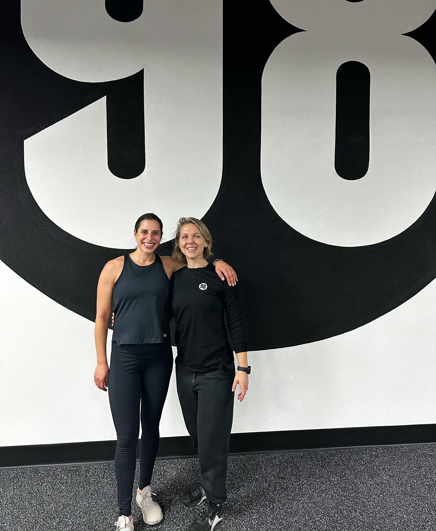 What a morning! Congratulations on opening up @98gymcanberra @athleticeating 

In Teams of 2
40 min time cap
300kcal erg
200 burpees 
100 sandbag over shoulder 
Every 5 mins 200m run

#canberra#98canberra#fitness#workout#sportsdietitian#sportsperform