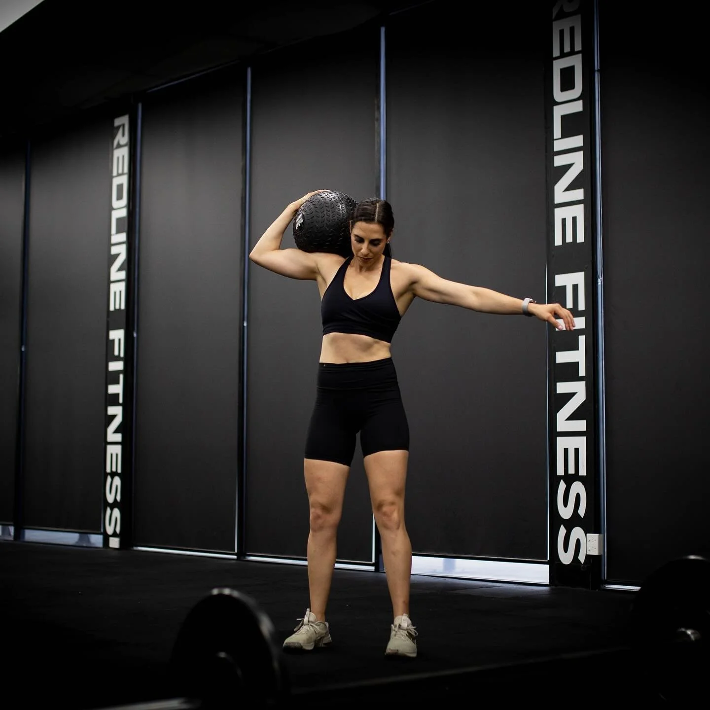 Want to boost your health over this holiday season and into the New Year to create healthy behaviours? 🎄🥂🎁

Here&rsquo;s a simple health tip!

A recent study found that those who hit 8,000 steps even a couple of days per week had:
🍏 14.9% lower r