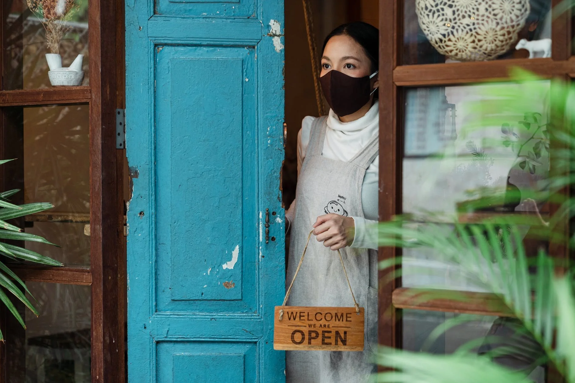 HOW EPIDEMICS END