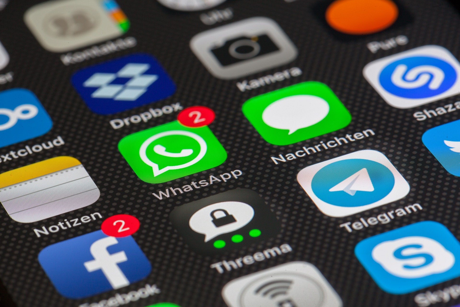SOCIAL MEDIA ADDICTION 