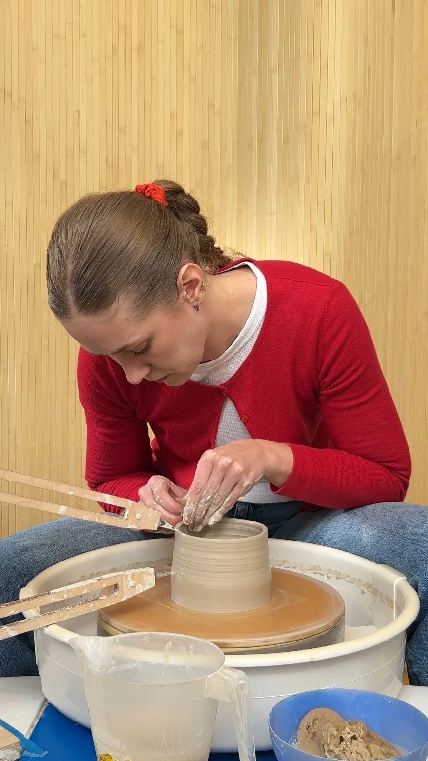 IN THE ROUND CERAMICS DEFINITION intelligence overview