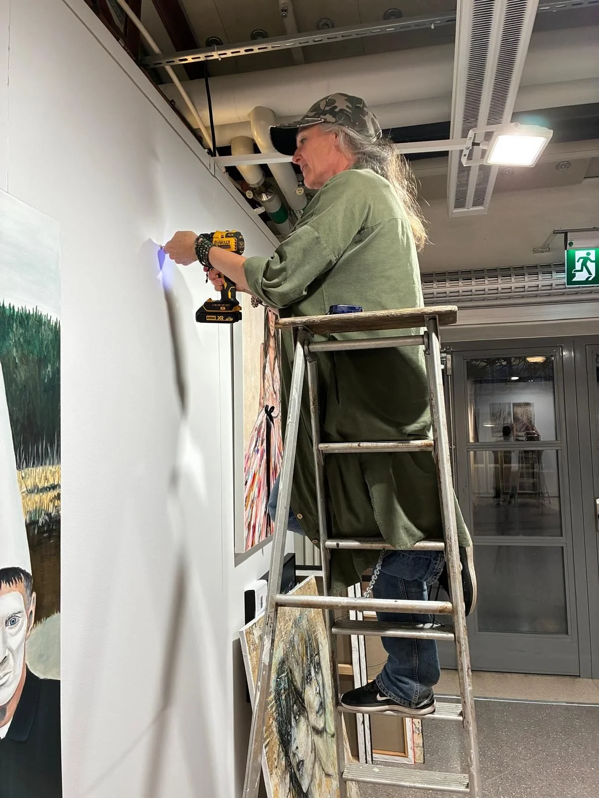 Yesterday we were hanging art all day😅 &hellip;and today we open! 🎉 Affordable Art Fair Stockholm 1-5 October. An amazing event, 70 galleries participating. I am exhibiting with Danderyds Konsthall , booth A2. Come hand have a look at our amazing a