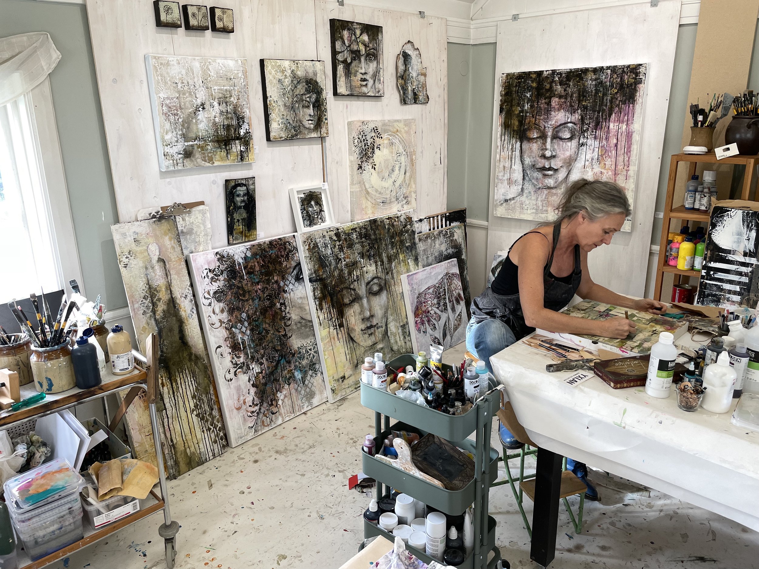Artist toolkit and a FREE art retreat — Jenny Grant Art Mixed