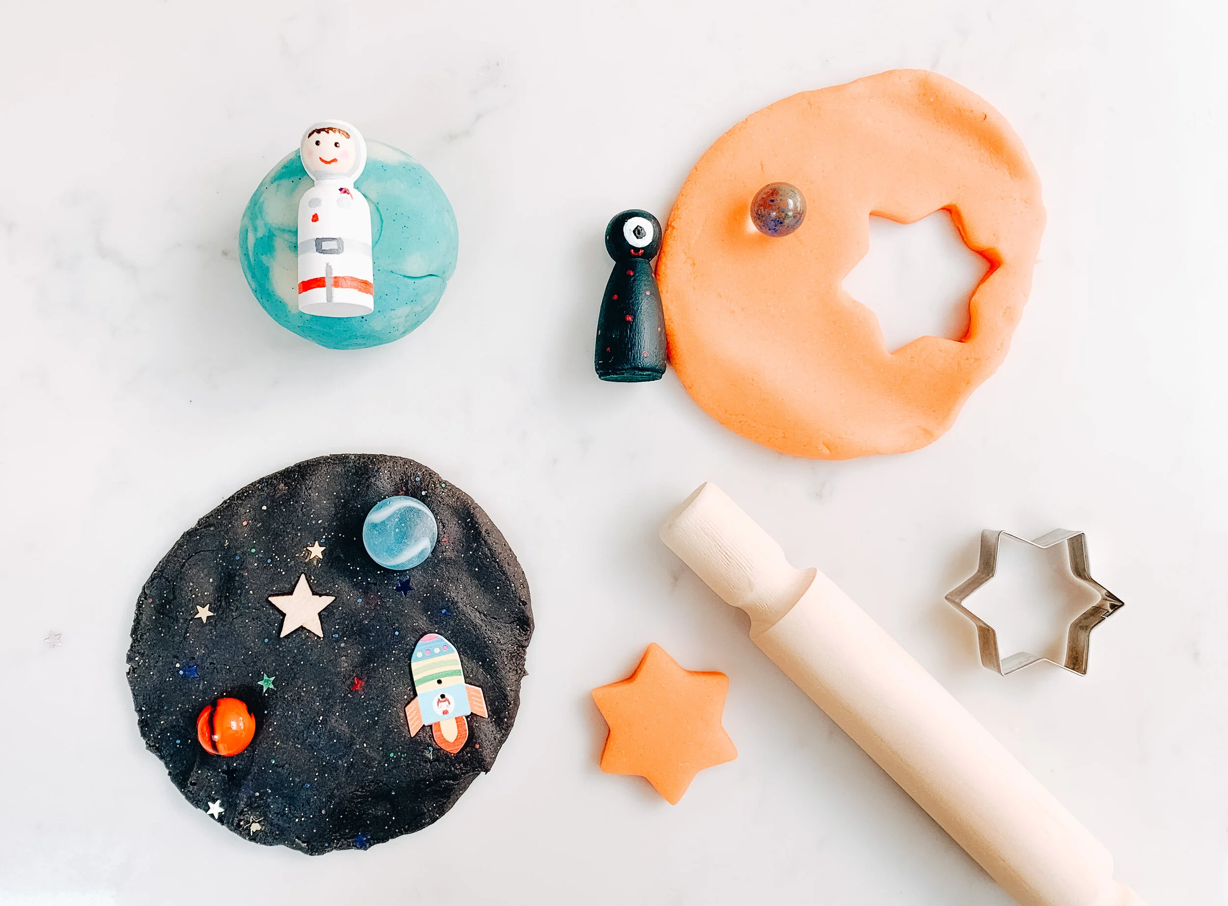 Space play dough kit