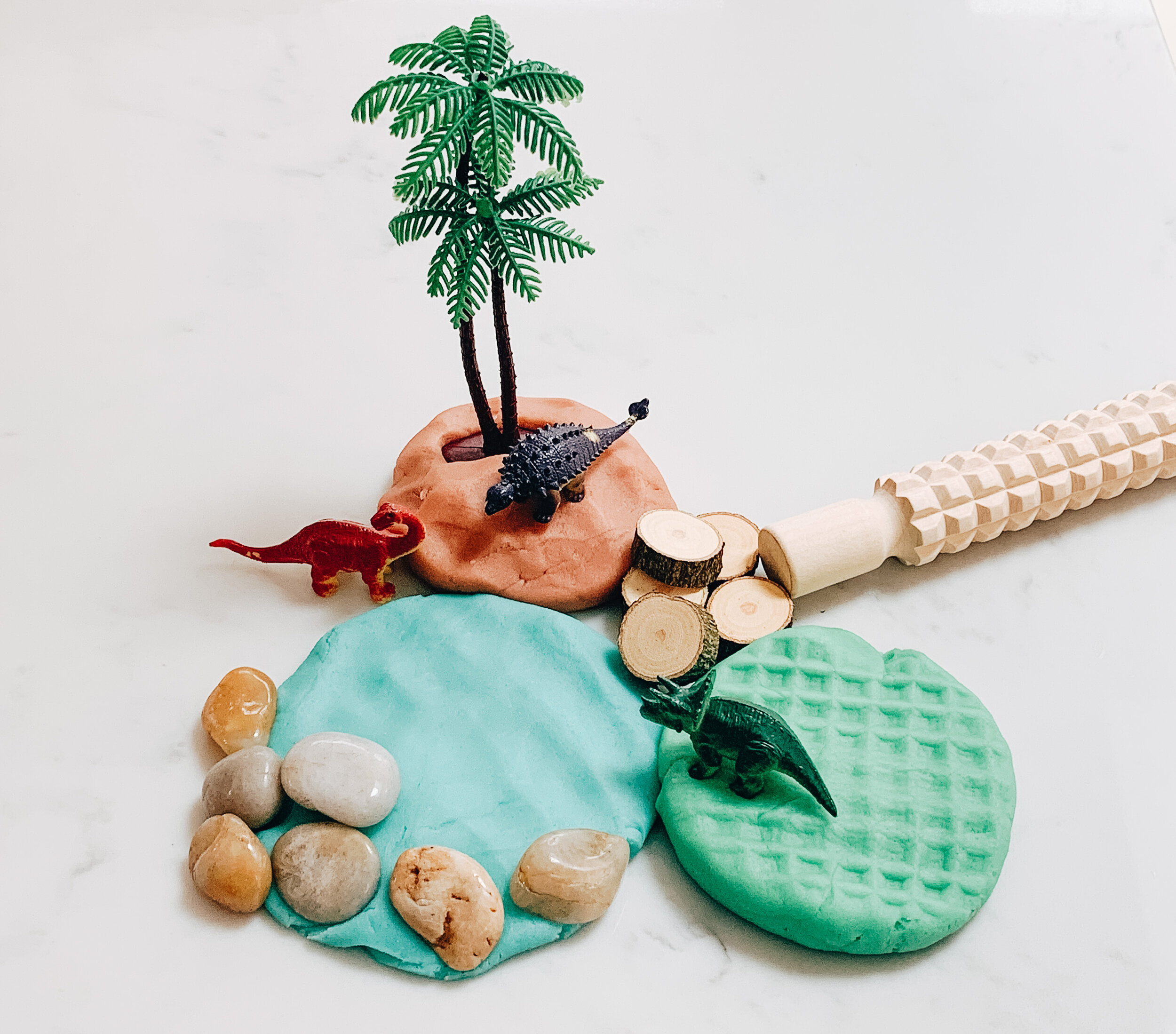Dinosaur play dough kit