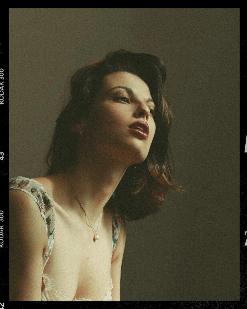 10 - CHAT D'APPARTEMENT - Juliette à L'envers - Jon Verleysen.jpg