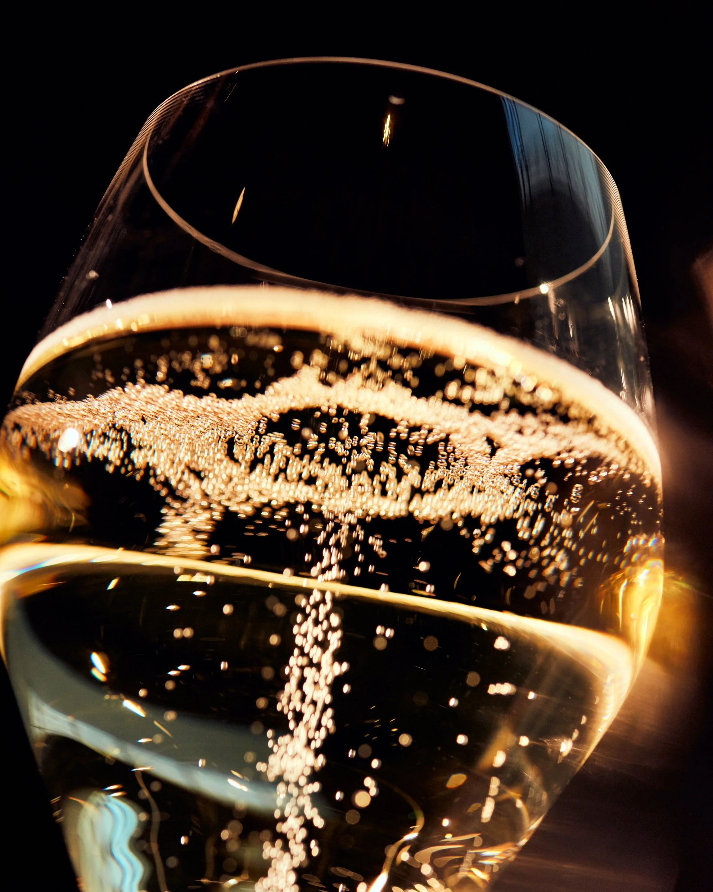 2025_12_03_AKI_New_Years_Champagne_0445.jpg
