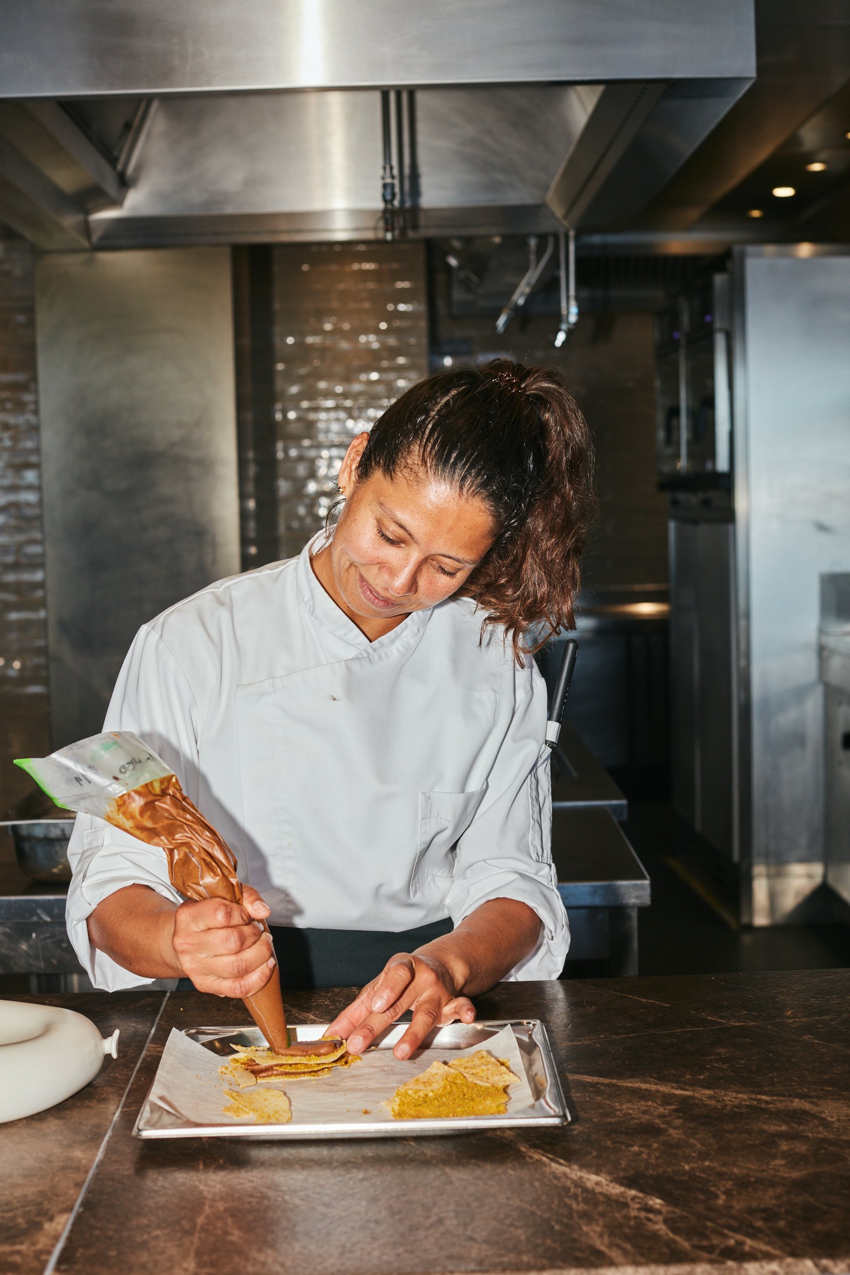 NelaRestaurant_6-Food_Prep_1002.jpg