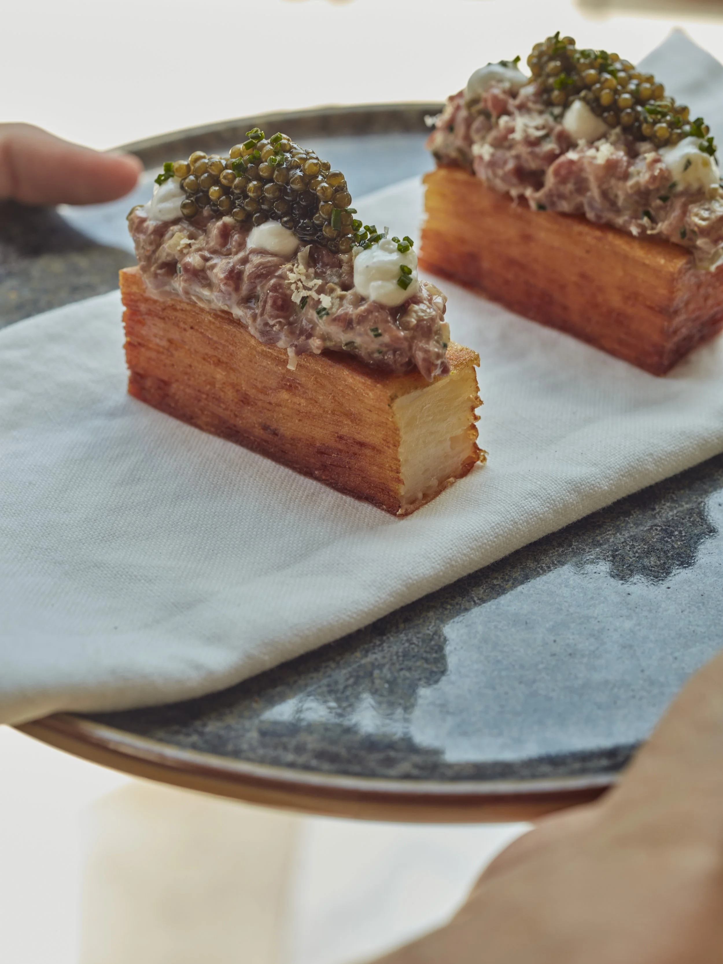 6-Beef_Tartare_Canape_010.jpg